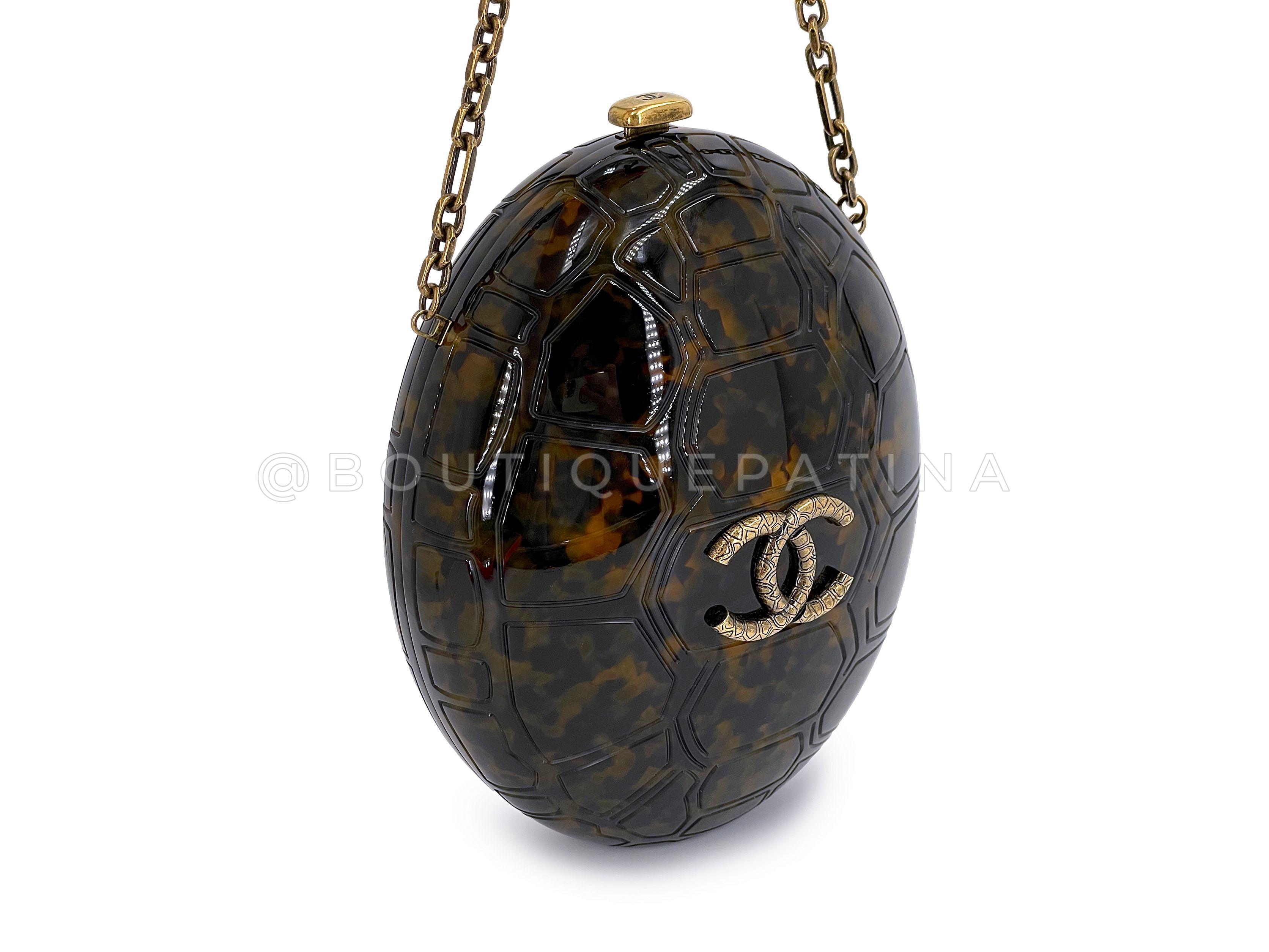 Women's Chanel 2016 Paris Seoul Brown Tortoise Minaudière Evening Clutch Bag 66738 For Sale