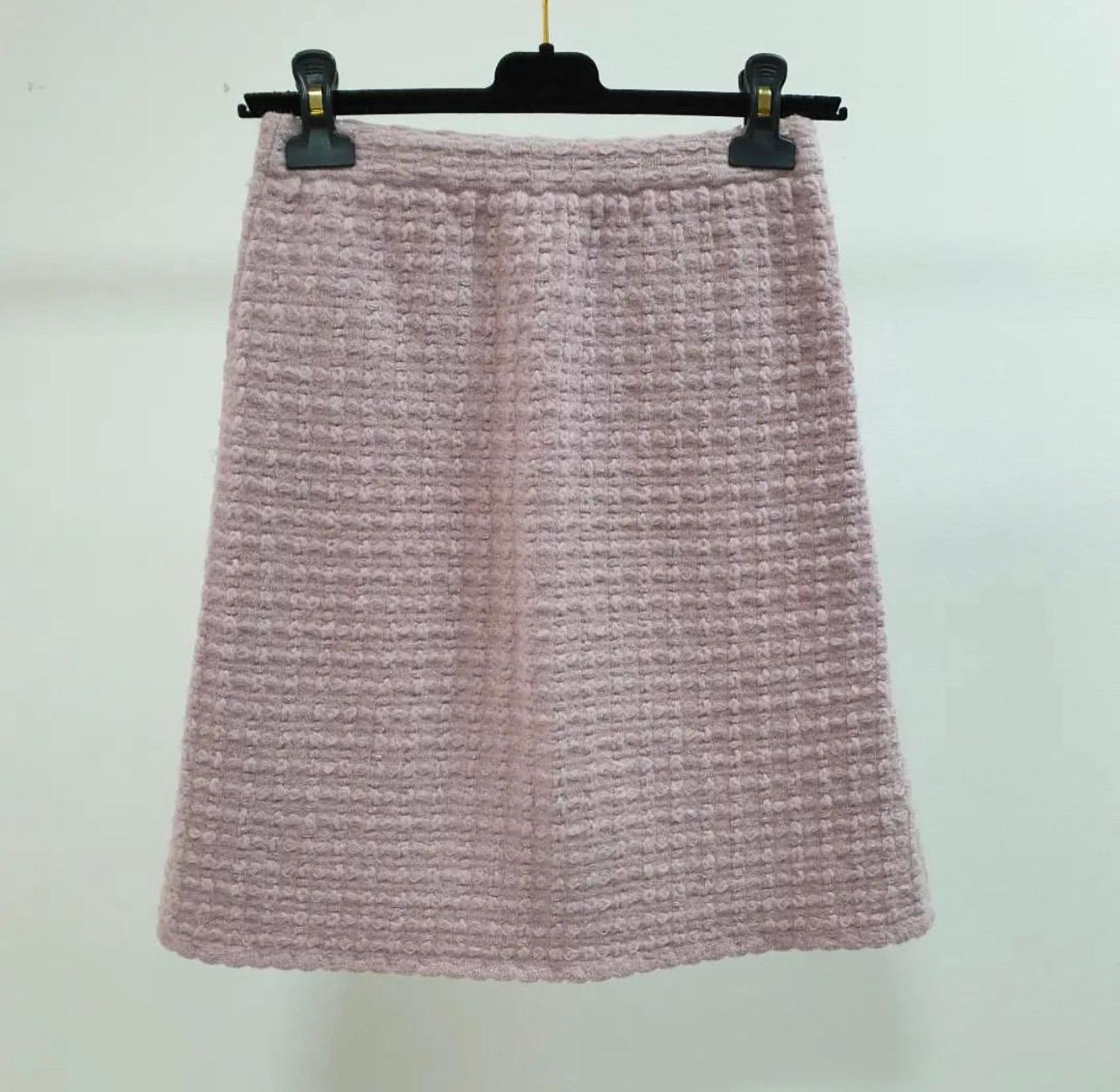 Chanel 2016  Pink Knited Mini Skirt In Excellent Condition For Sale In Krakow, PL