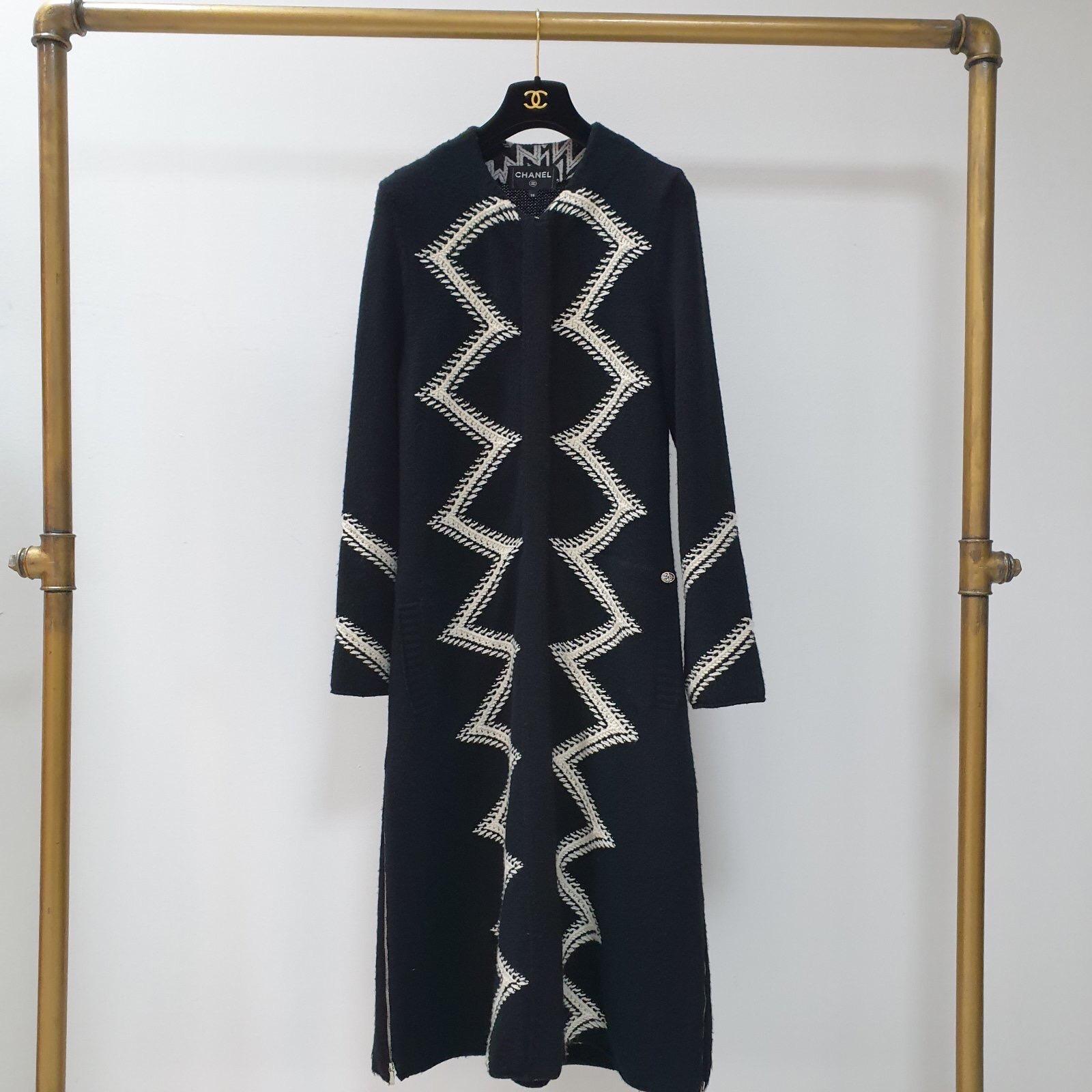 Women's Chanel 2016 RTW Black Zig Zag Wool  Dress Coat 