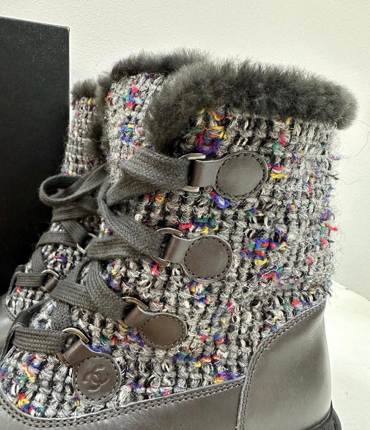 Chanel 2016 Shearling Lined Tweed And Leather Ankle Boots In Good Condition In Krakow, PL