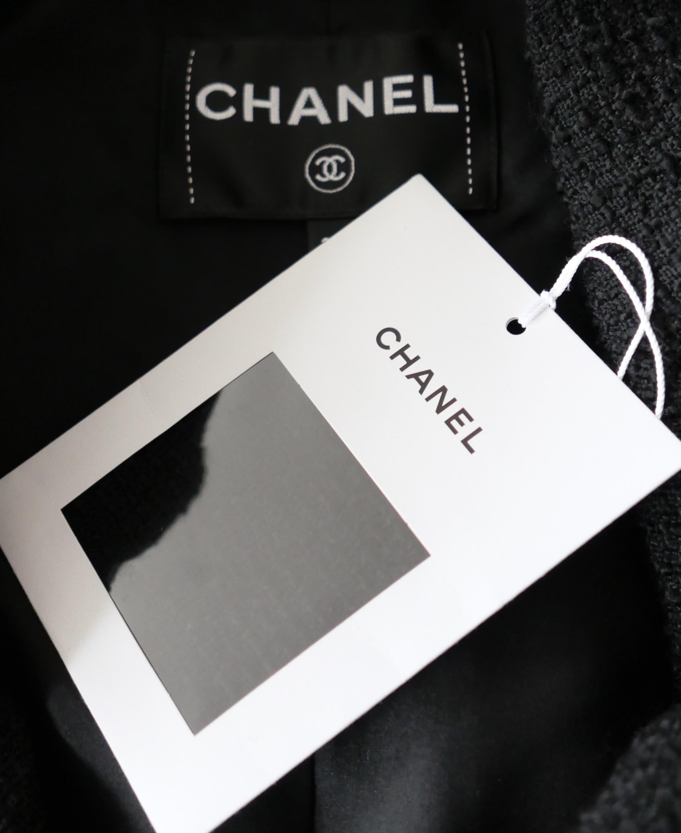 Chanel 2017 17C Black Tweed Camellia Pin Jacket For Sale 2