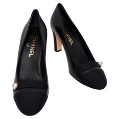 Chanel 2017 Black Leather & Satin Pumps With Interlocking CC Logo Pearl