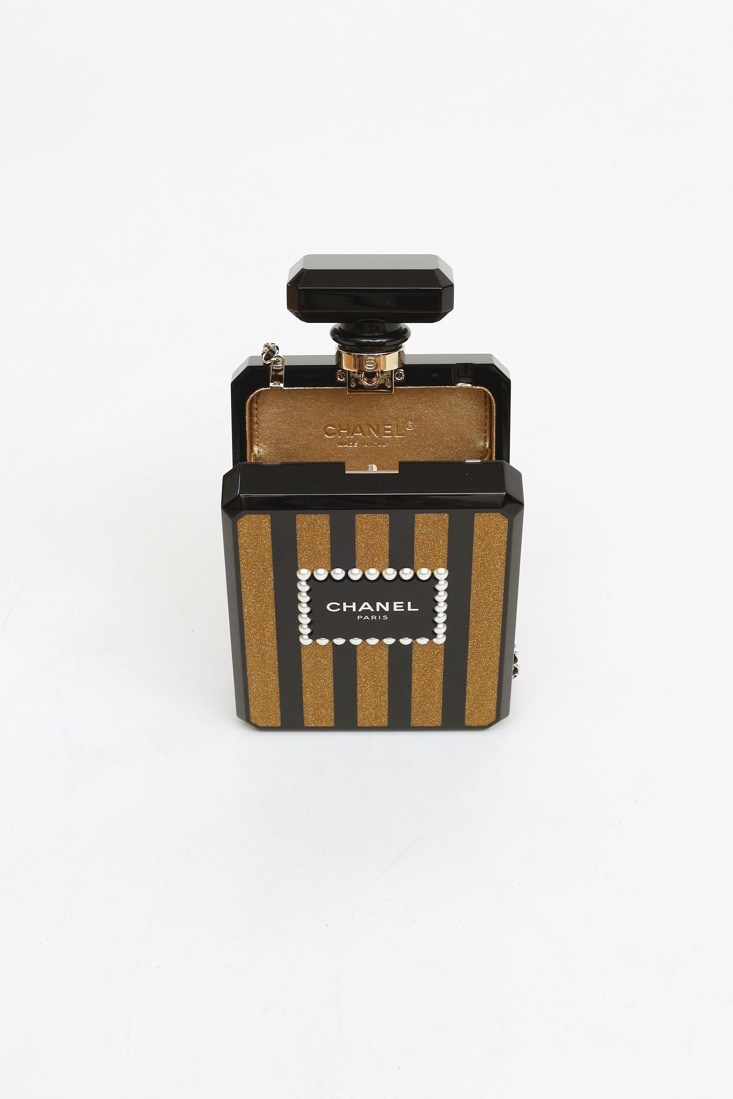 Chanel 2017 Schwarze Clutch mit Perlenverzierung und Minaudiere Perlenbesatz im Zustand „Hervorragend“ im Angebot in Toronto, ON