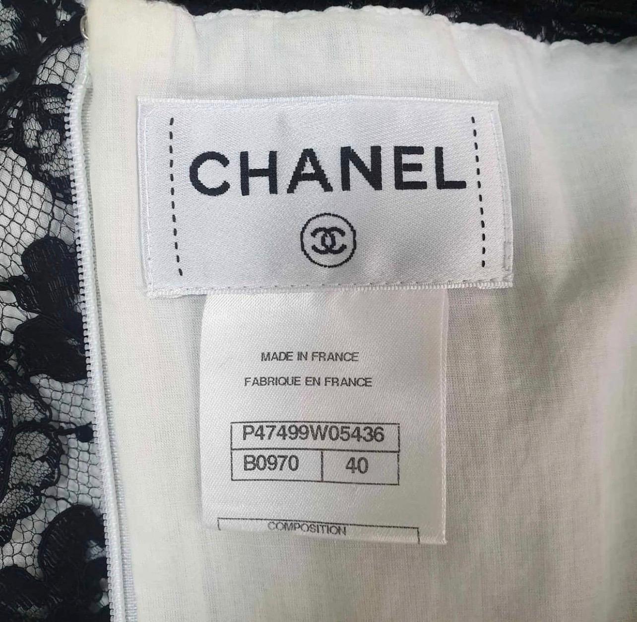 Chanel 2017 Black White Lace Dress In Excellent Condition In Krakow, PL