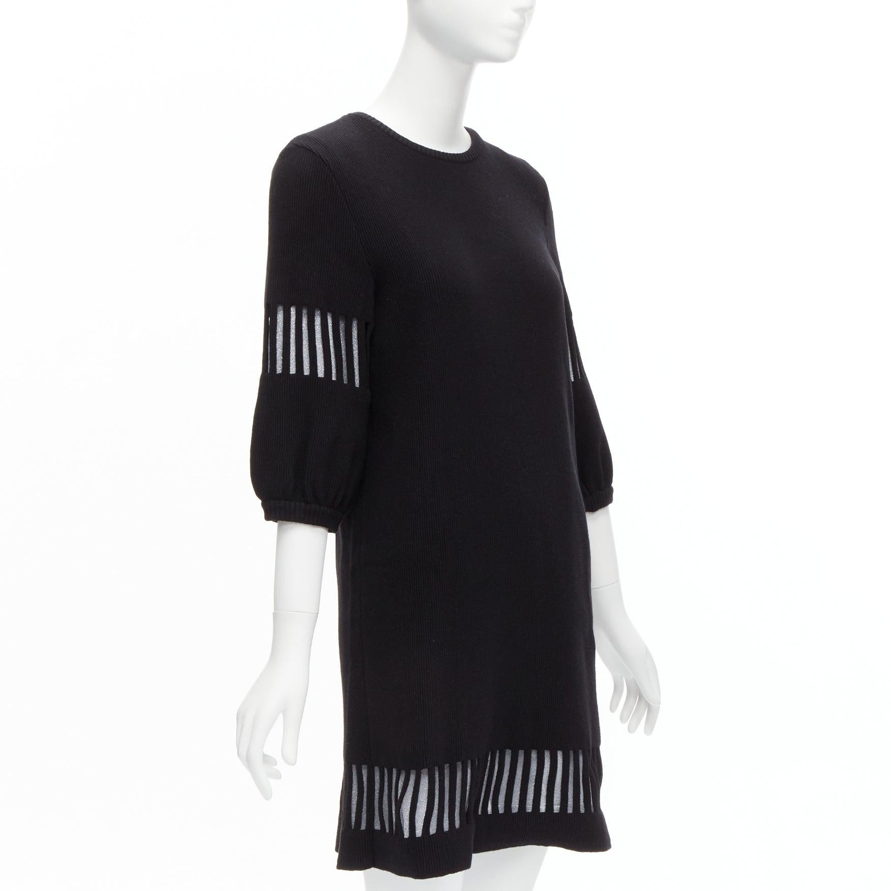 CHANEL 2017 Pulloverkleid aus schwarzer Wolle und Angora mit geometrischem Ausschnitt und silbernem Lurexbesatz (Schwarz) im Angebot