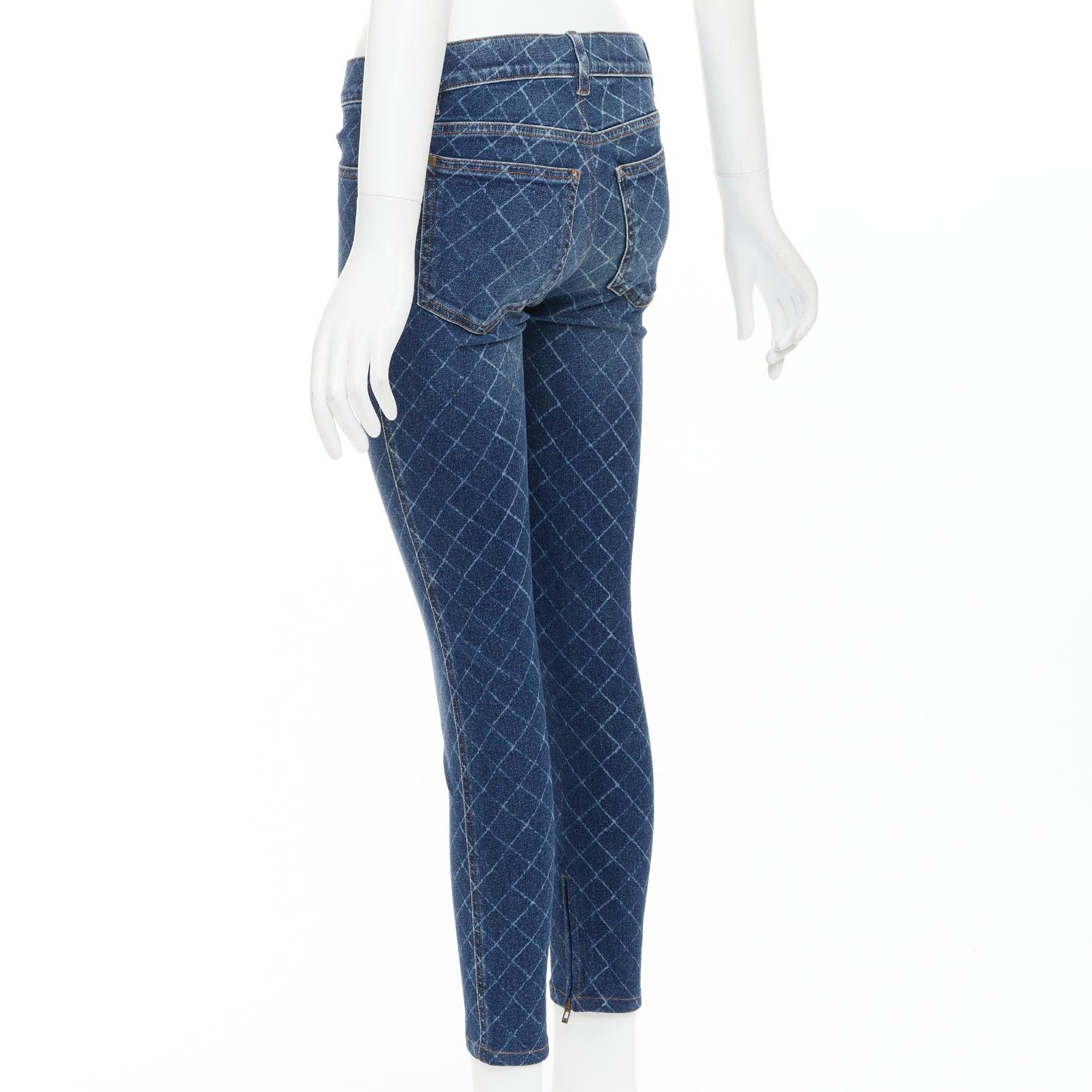 CHANEL 2017 azul oscuro denim lavado rejilla diamante CC botón vaqueros pitillo FR34 XS en venta 1