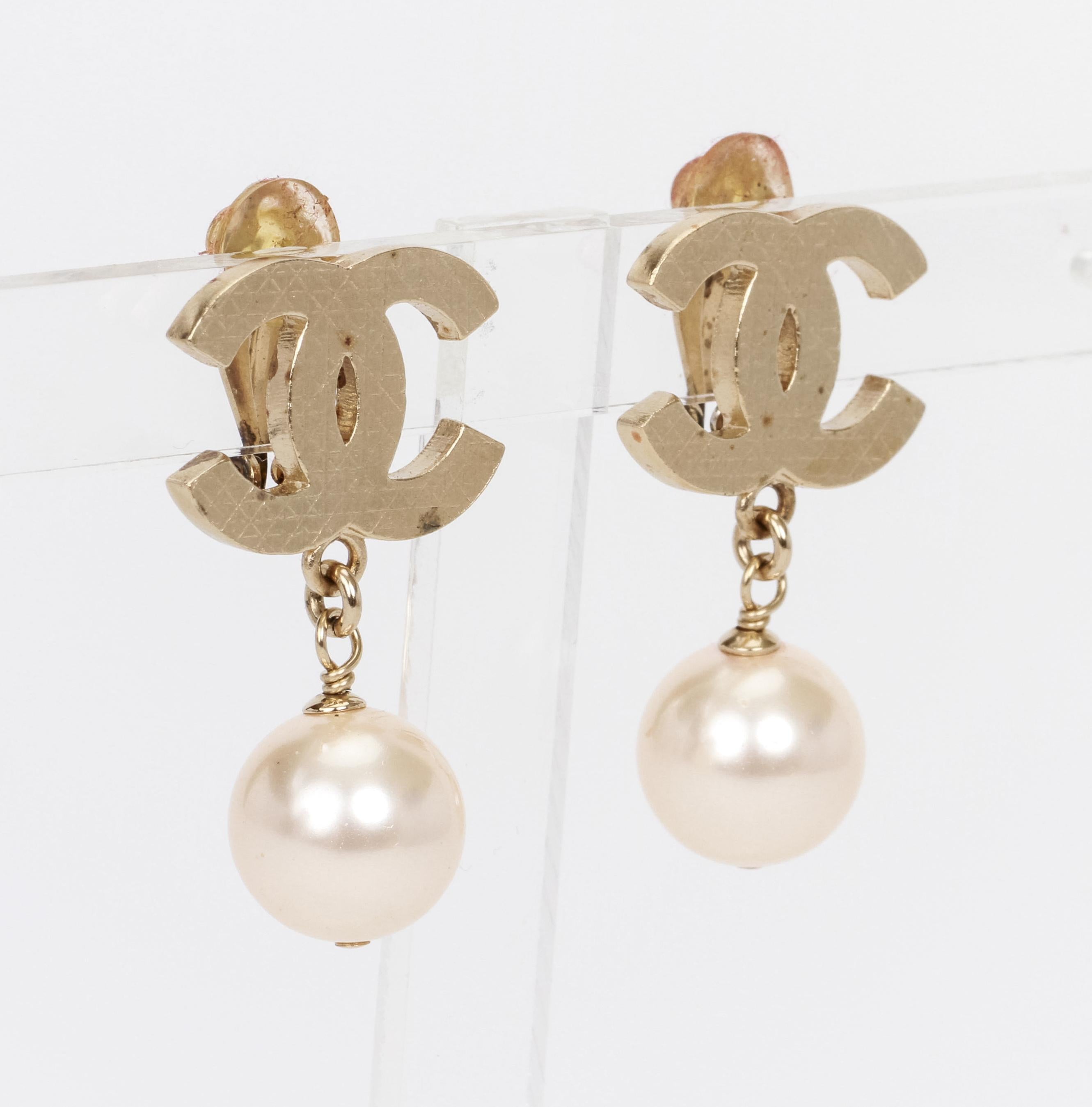 Chanel spring 2017 gold cc clip earrings with gripoix pearl dangle, minor spots on the gold, L 1 1/8