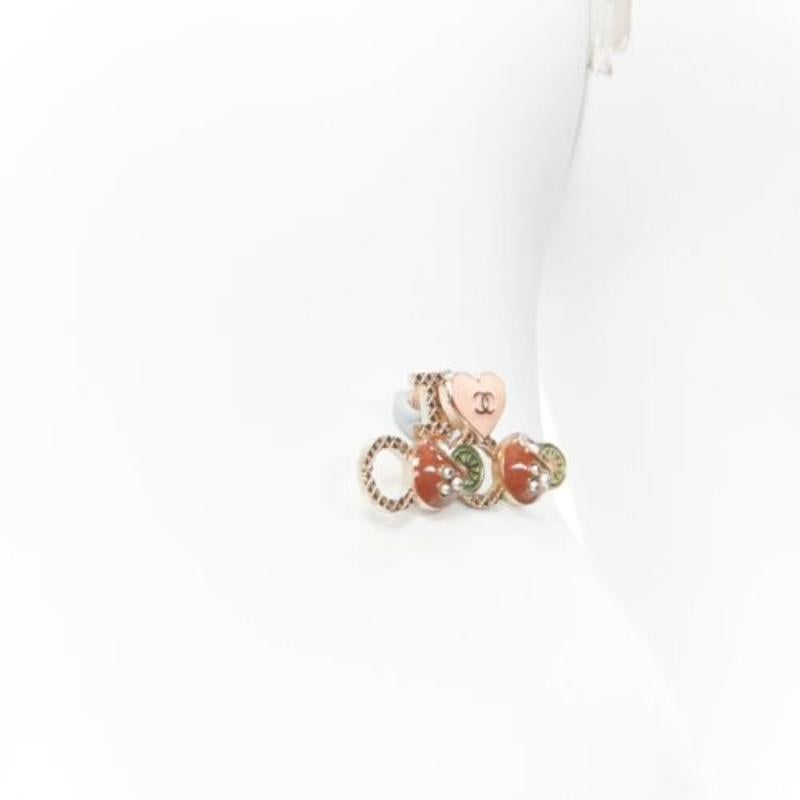 CHANEL 2017 I Love Coco broche de oro rosa corazón verde lima perla de imitación
Referencia: GIYG/A00283
Marca: Chanel
Diseñador: Karl Lagerfeld
Colección: Resort 2017
Material: Metal
Color: rosa, dorado
Patrón: Sólido
Cierre: Pin
Detalles