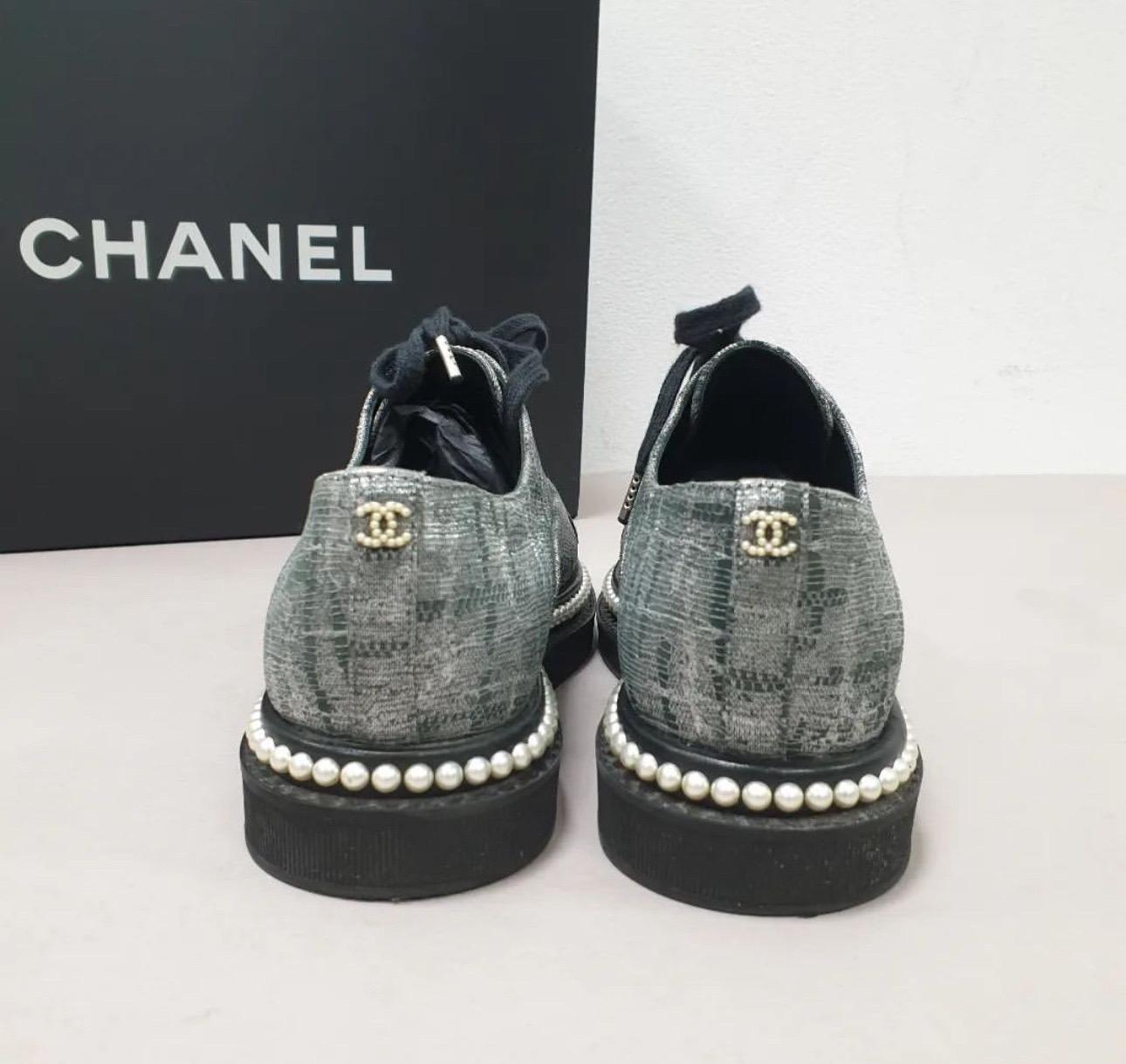 CHANEL 2017  Lace Up Pearls Sneakers In Good Condition For Sale In Krakow, PL