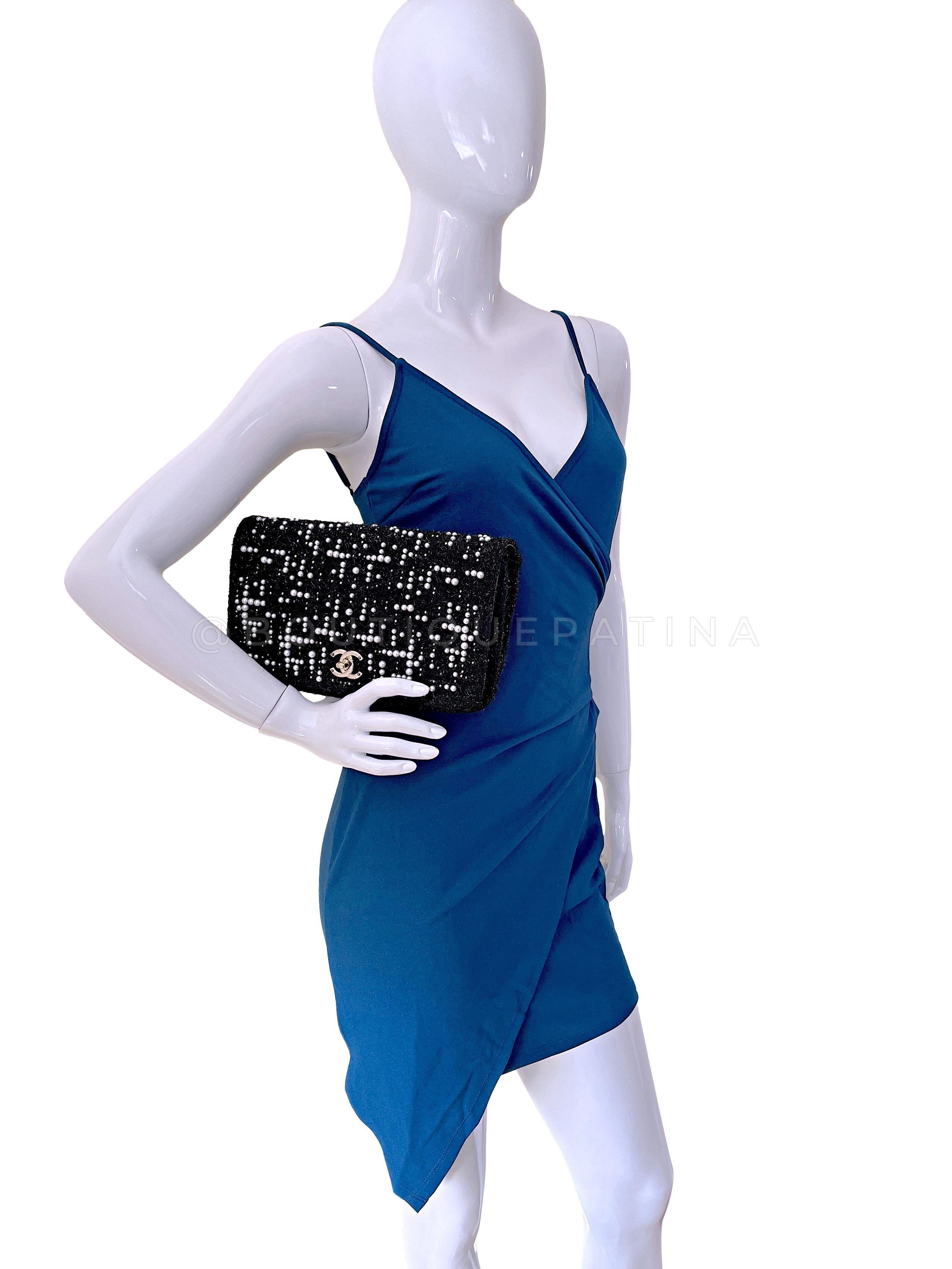 Chanel 2017 Paris Cosmopolite Pearl Fantasy Tweed Flap Clutch Bag 67167 For Sale 8