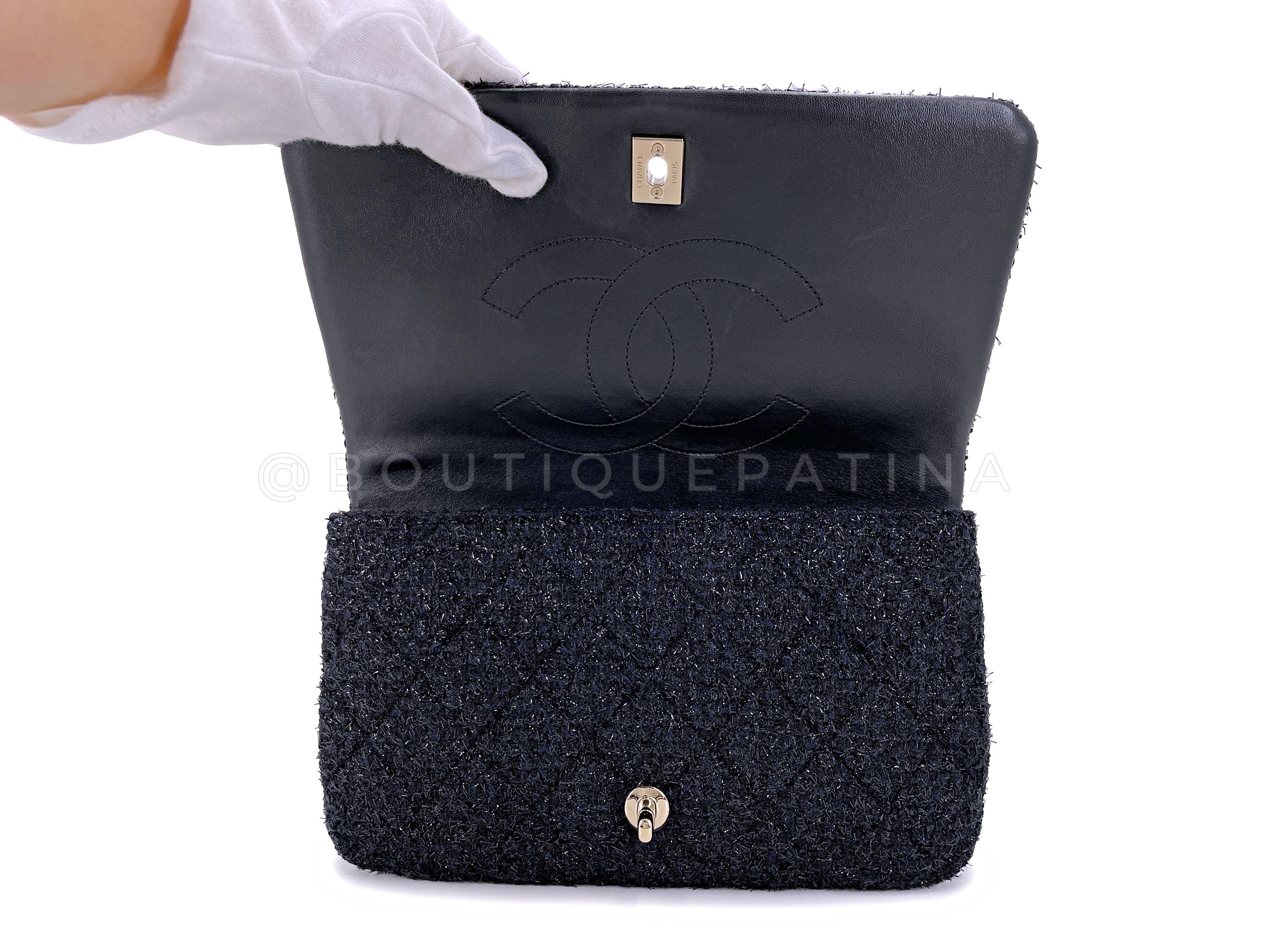Chanel 2017 Paris Cosmopolite Pearl Fantasy Tweed Flap Clutch Bag 67167 For Sale 4