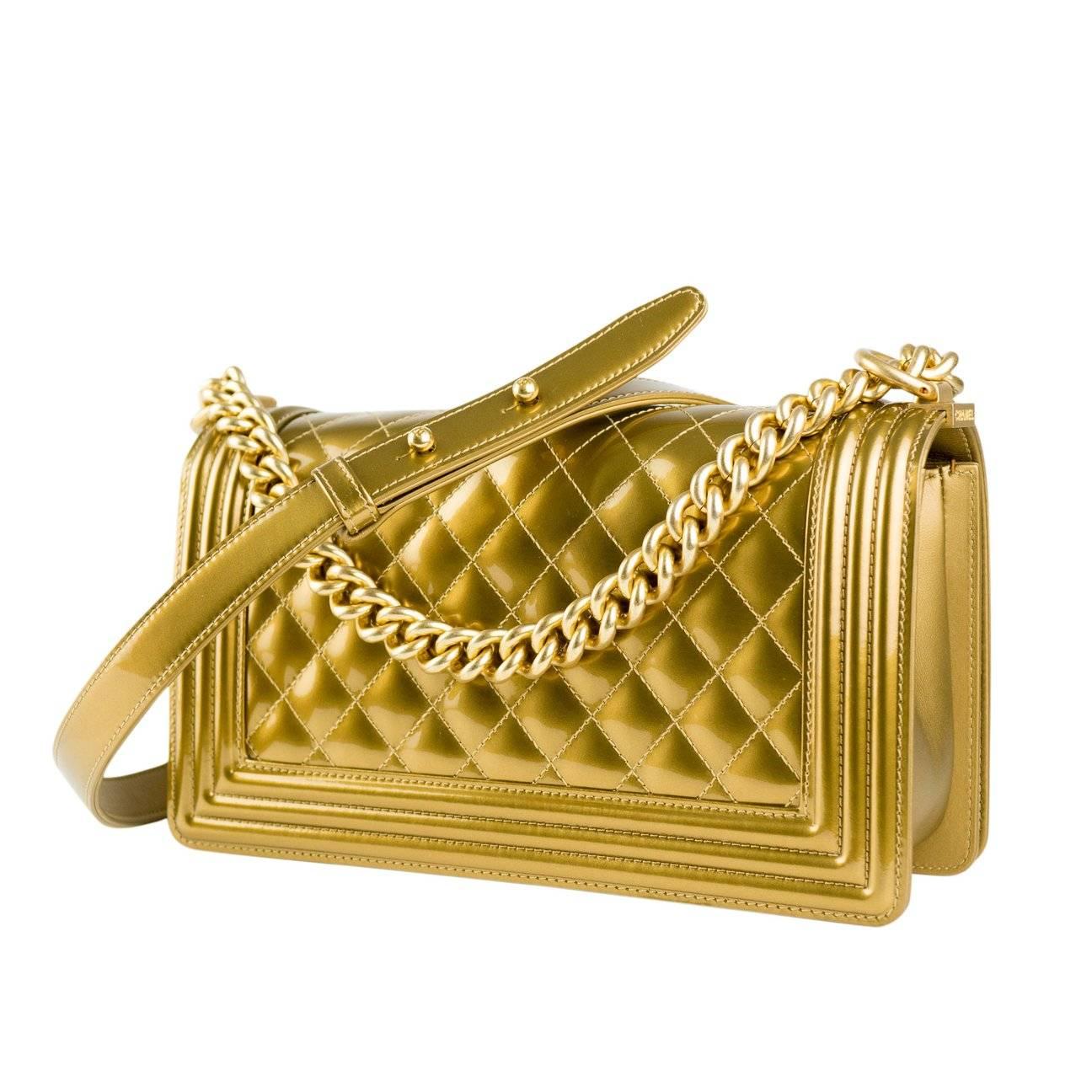 Chanel 2017 Rara Edición Limitada Oro Metalizado Antiguo Bolso Crossbody Mediano Niño Marrón en venta