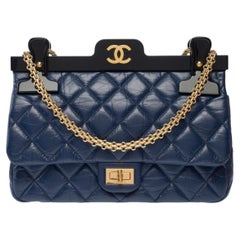 Bolso de hombro Chanel 2.55 de 2017, reedición, de cuero azul envejecido «Hangel», muy poco común
