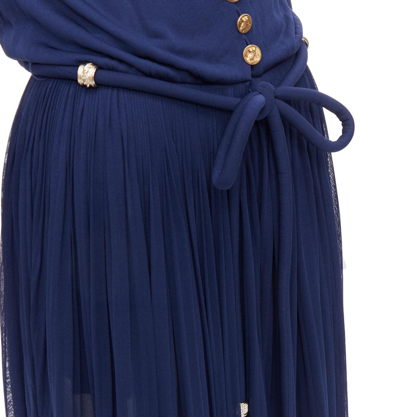 CHANEL 2017 Runway marine or CC logo hibou boutons robe plissée ceinturée FR36 S. en vente 2