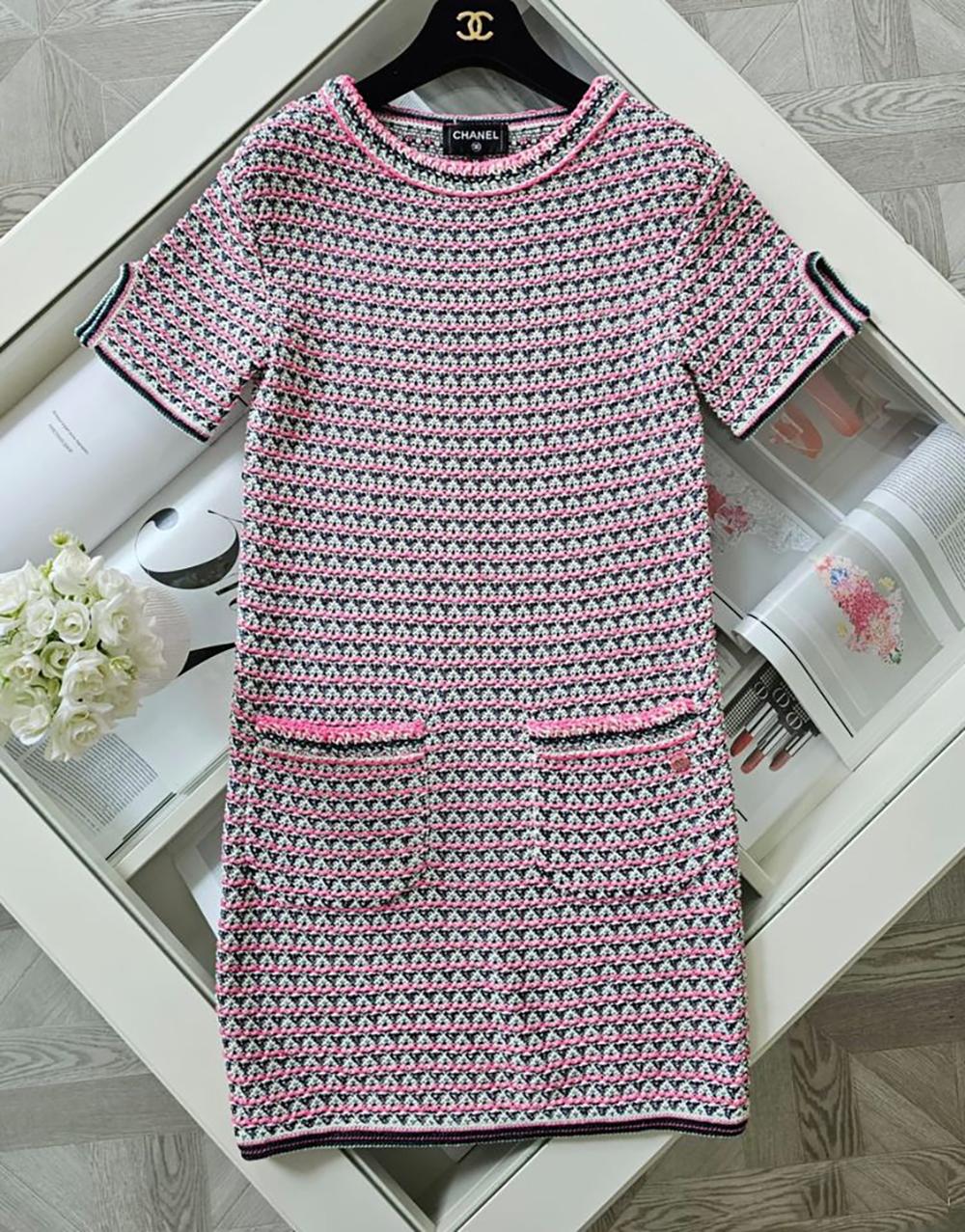 Chanel 2017 Spring Pink Woven Runway Dress In New Condition In Dubai, AE