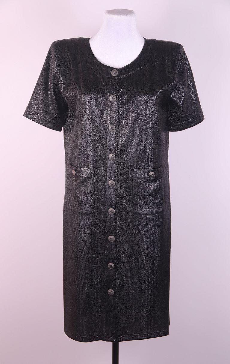 Chanel 2018 18P Colección preprimavera 2018 vestido negro de botones CC de lamé metalizado en venta 6