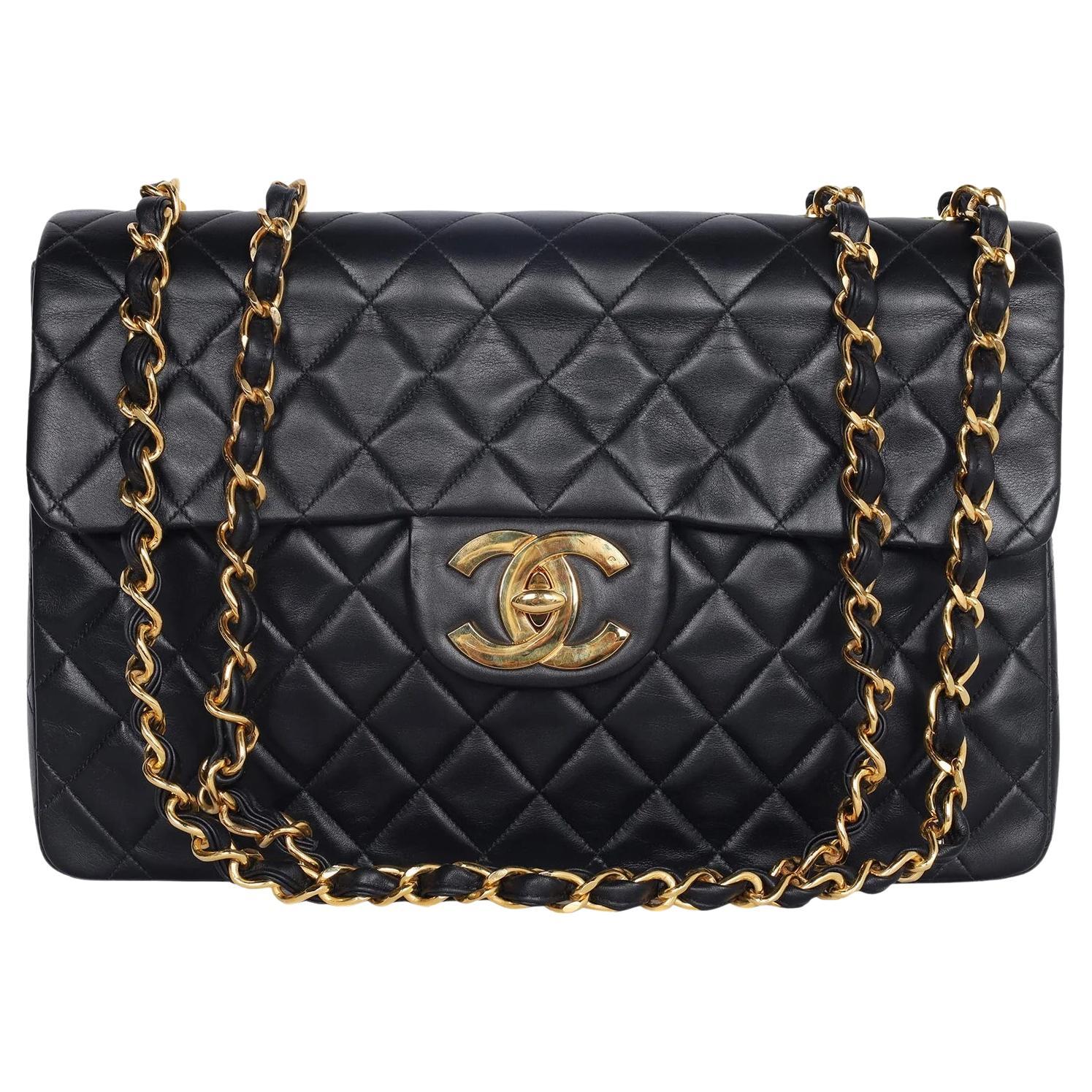 Sac Chanel Jumbo Classic Flap 2018-2019, en cuir d'agneau noir, finitions dorées