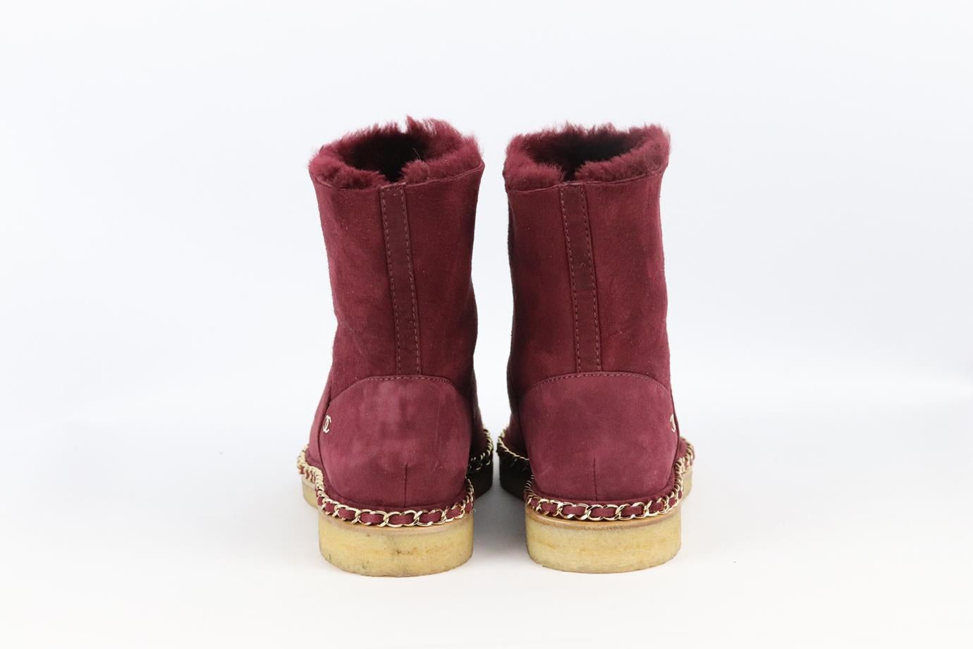 Chanel 2018 Chain Detailed Shearling Lined Suede Ankle Boots Eu 38 Uk 5 Us 8 In Excellent Condition In London, GB