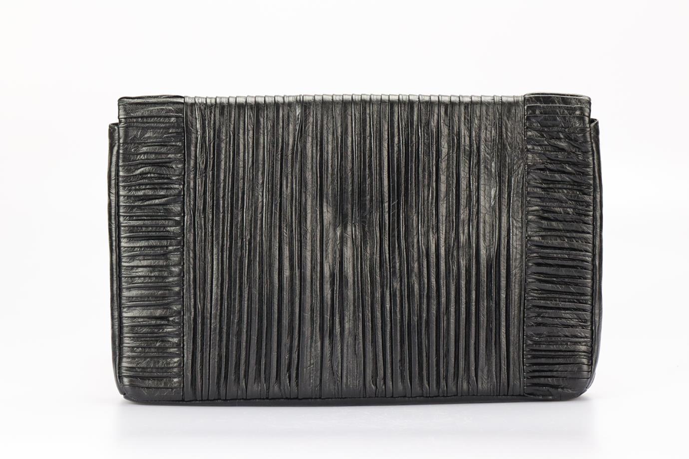 Chanel 2018 Coco Pleats Medium Leather Clutch In Excellent Condition In London, GB