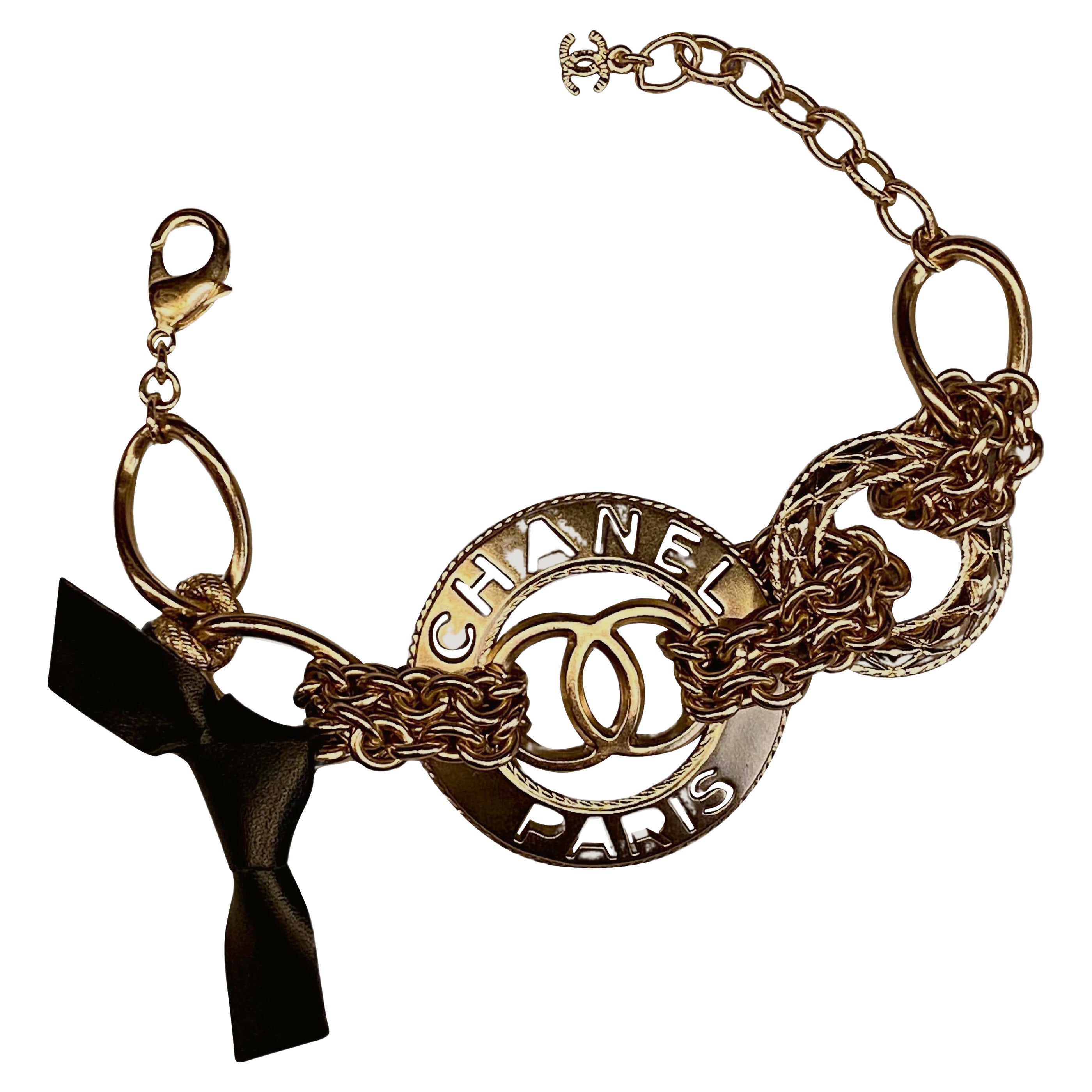 Bracciale Chanel Collezione 2018 in oro satinato con logo A Link