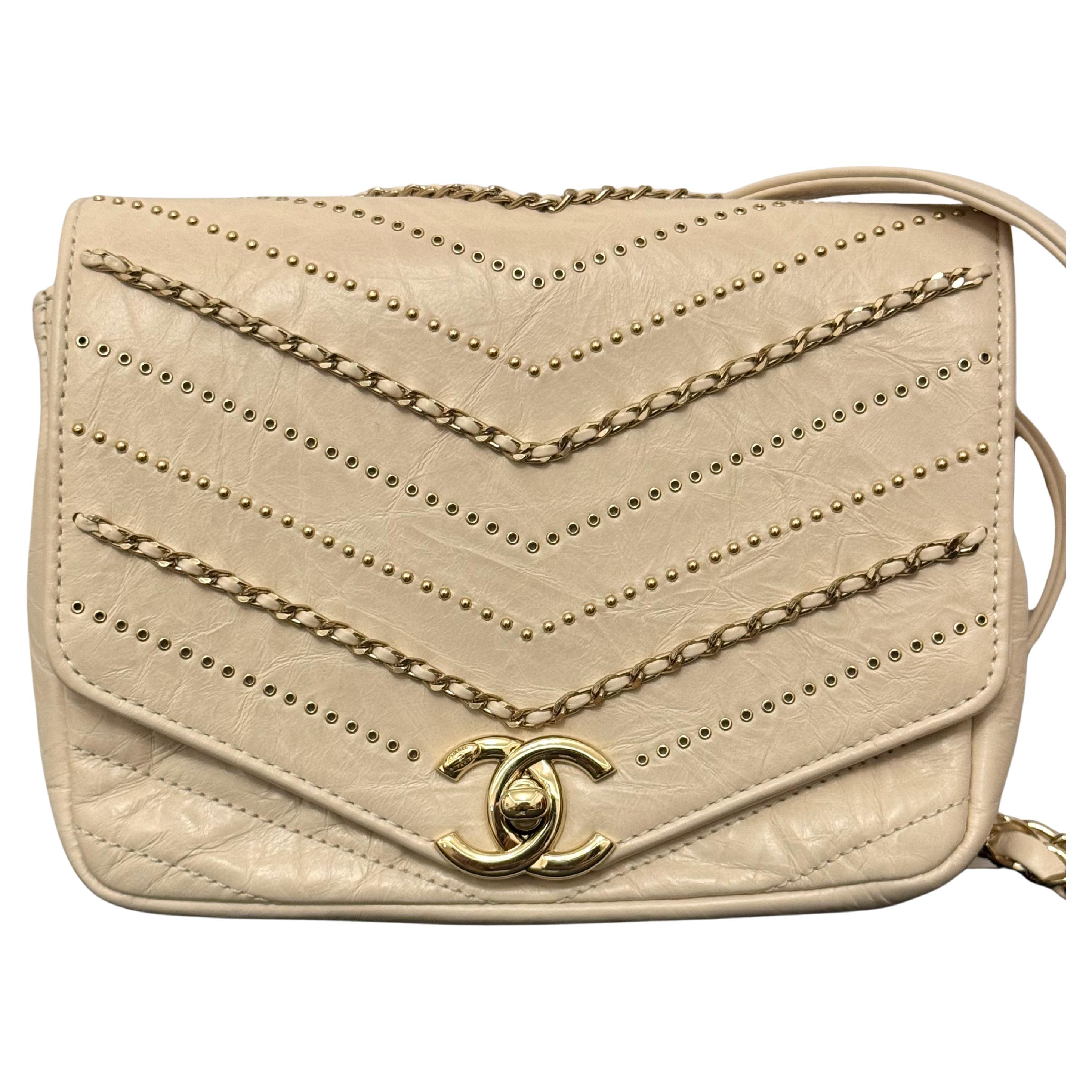Chanel 2018 cream crinkled mini square chevron flap bag/ belt bag