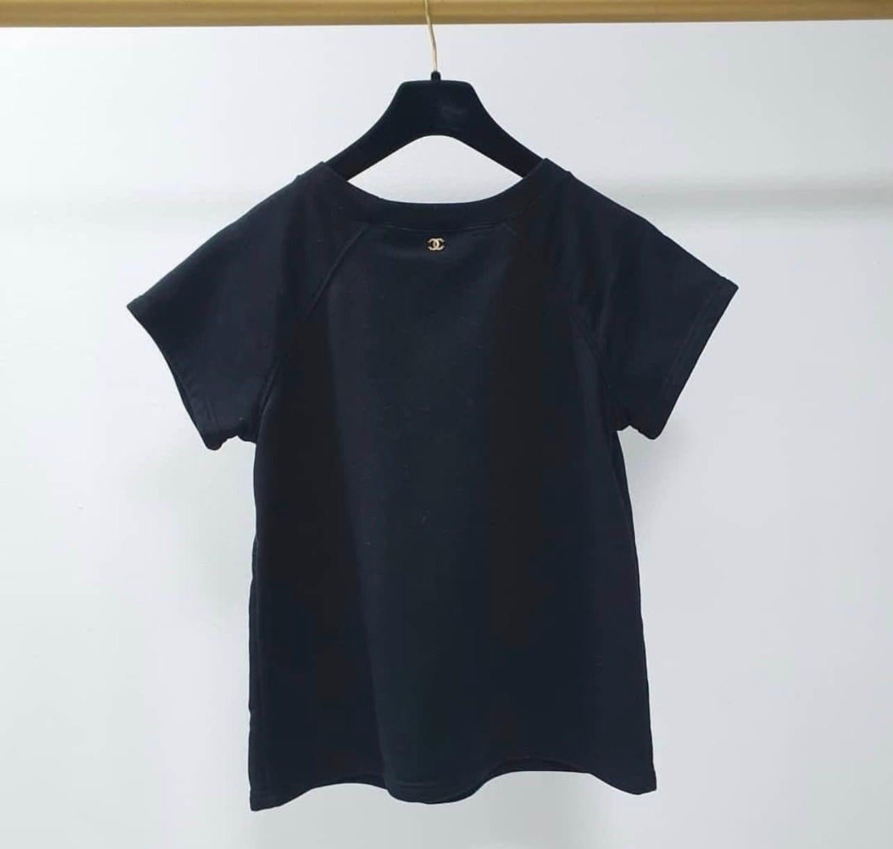 Chanel 2018 Cruise Line Black T Shirt  In Excellent Condition In Krakow, PL
