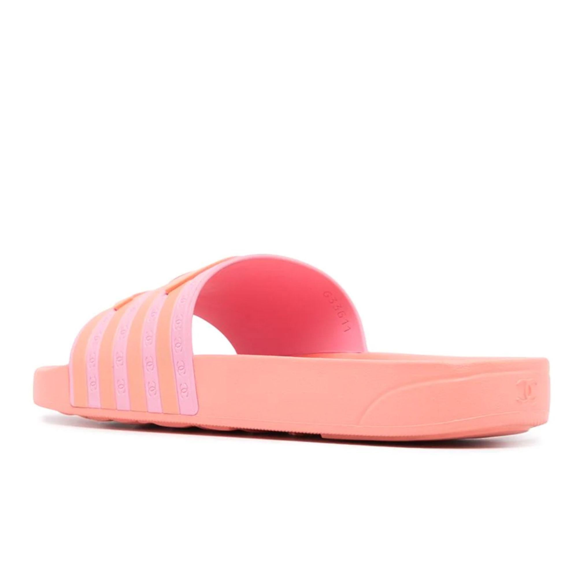 Chanel Cruise Resort Pink Peach Orange Rubber Sandals Slides 

Year: 2018

Size 41

Brand new in box, deadstock