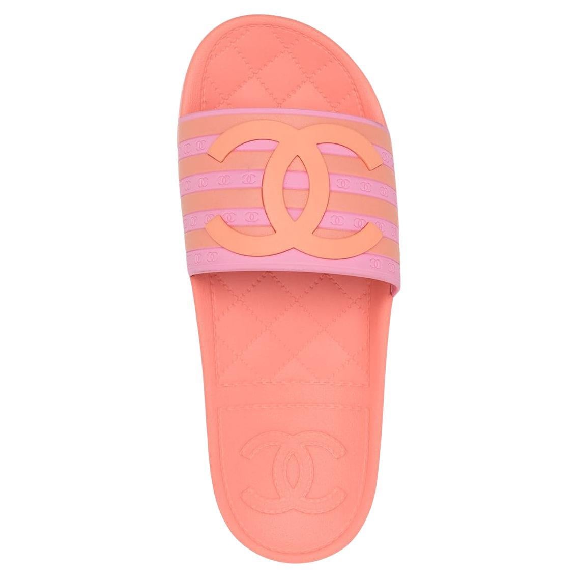 Chanel 2018 Cruise Resort Pink Peach Orange Rubber Sandals Slides 41 New in Box For Sale