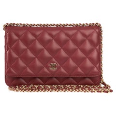 Chanel 2018 Portafoglio in pelle d'agnello matelasse rosso scuro con catena