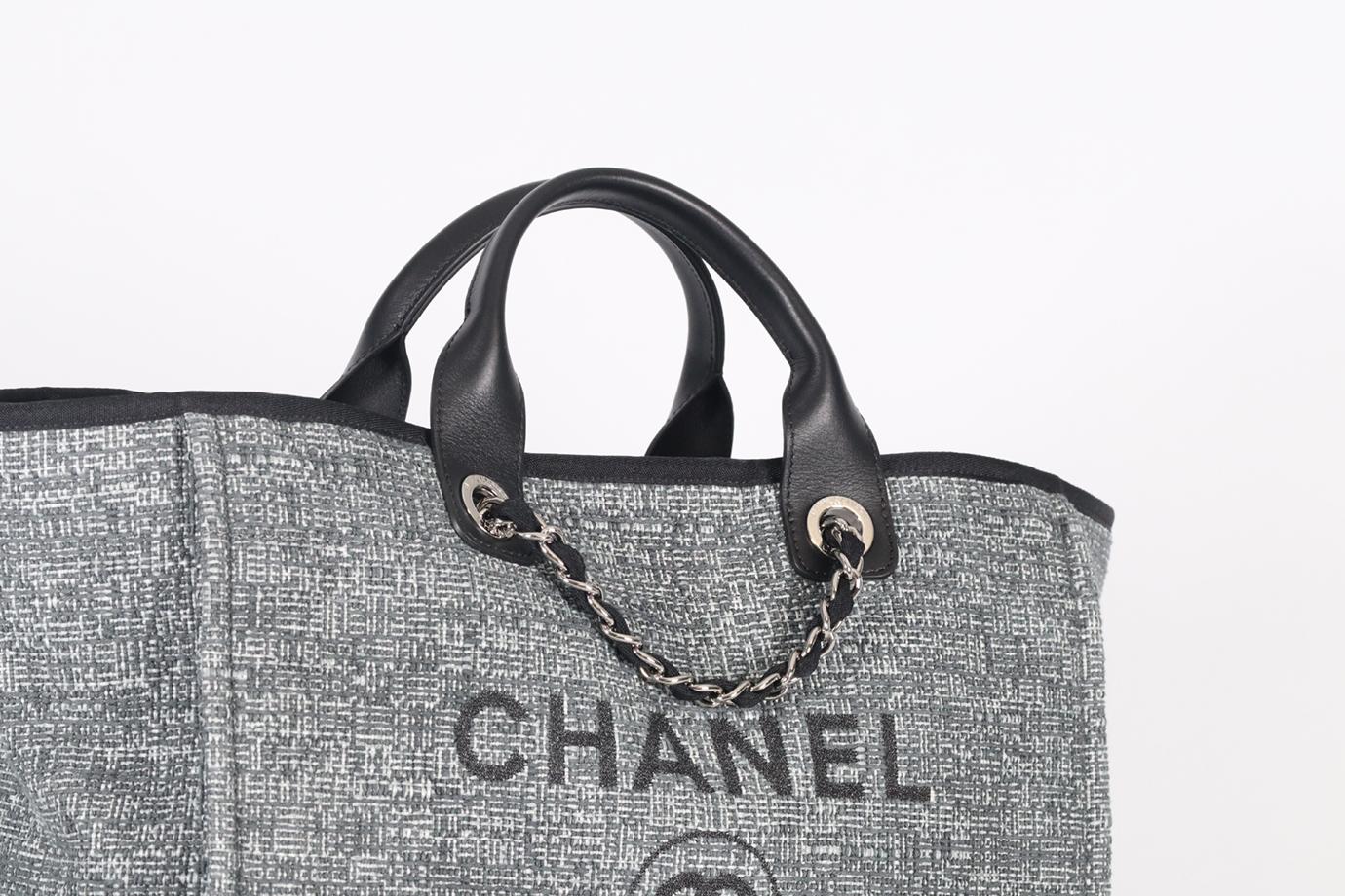 Chanel 2018 Deauville Medium Raffia And Leather Tote Bag For Sale 2