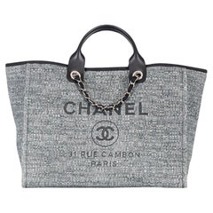 Chanel 2018 Deauville Medium Raffia und Leder Tote Bag aus Leder