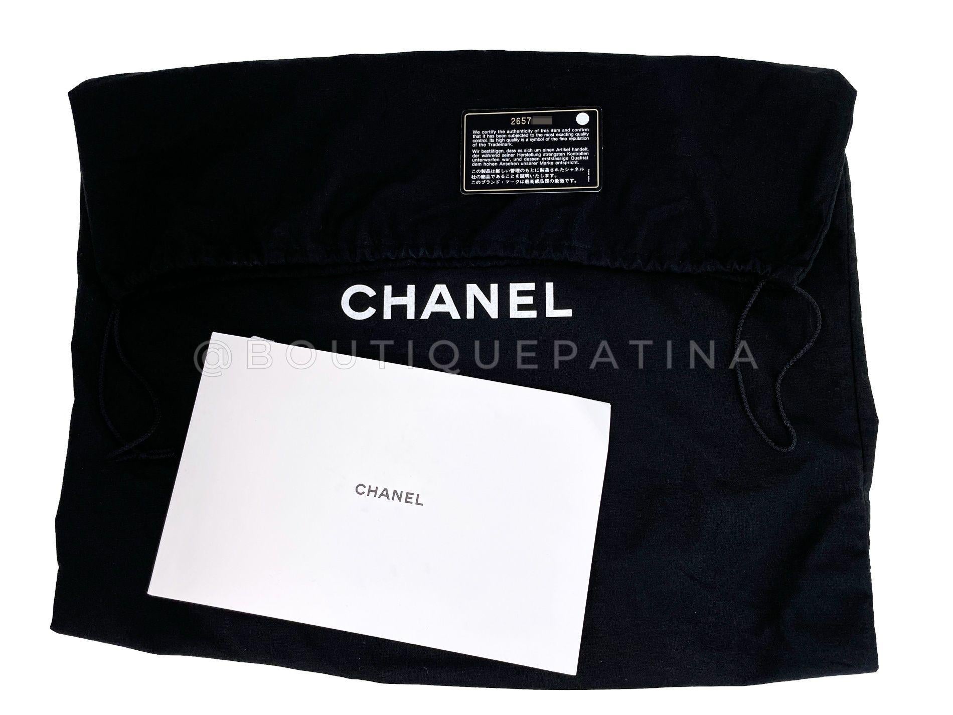 Chanel 2018 Framed Denim Medium Classic Flap Bag SHW 67966 For Sale 9