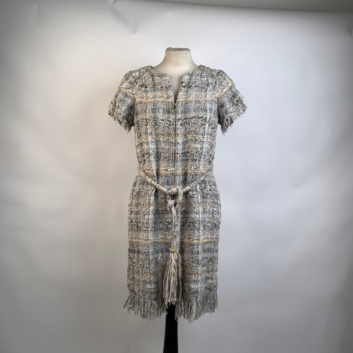 Chanel 2018 Gray Lesage Tweed Zip Up Dress Fringe Trim Size 34 In Excellent Condition In Rome, Rome