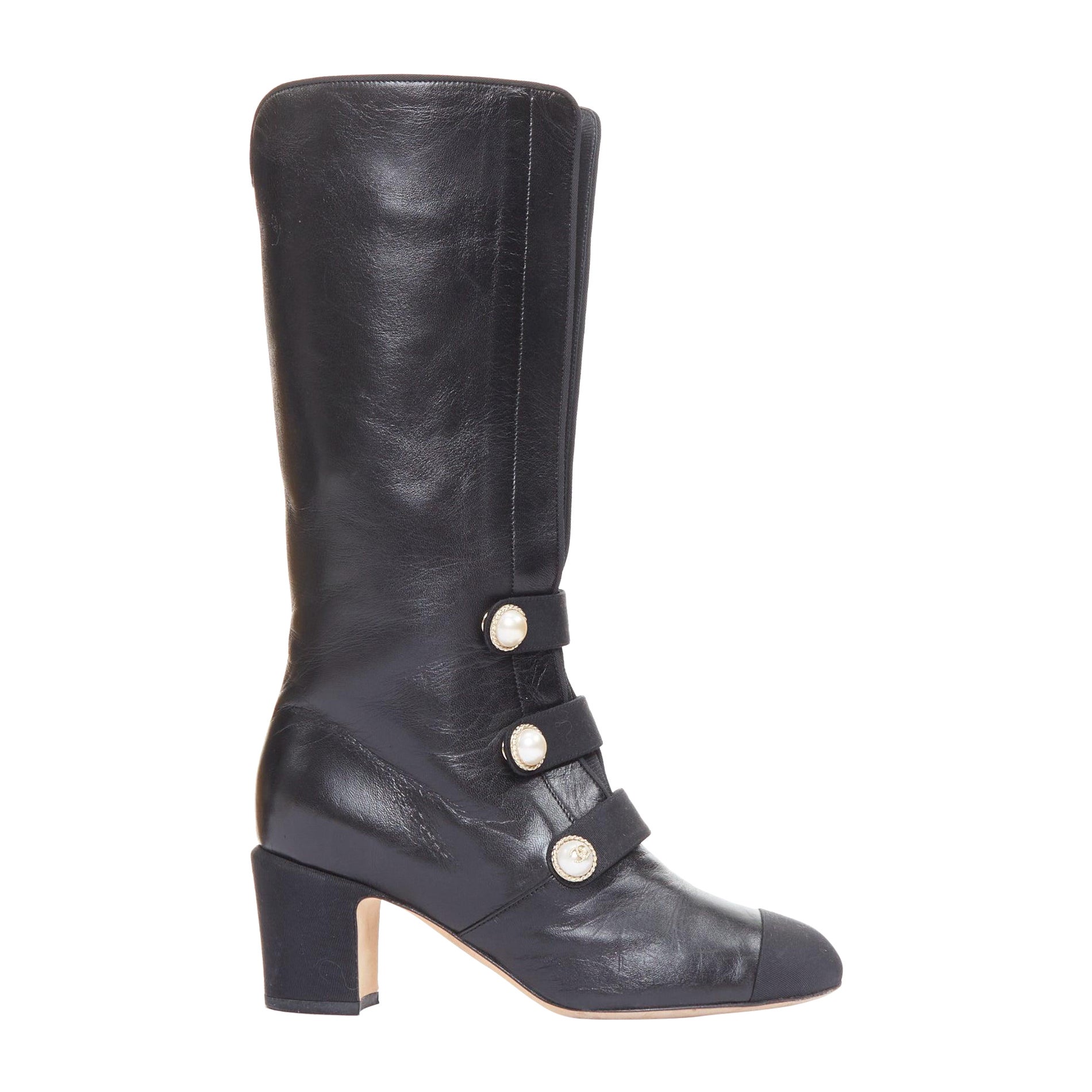 Chanel 2018 stivali alti militari in pelle oro con logo CC impreziosito da perle EU36