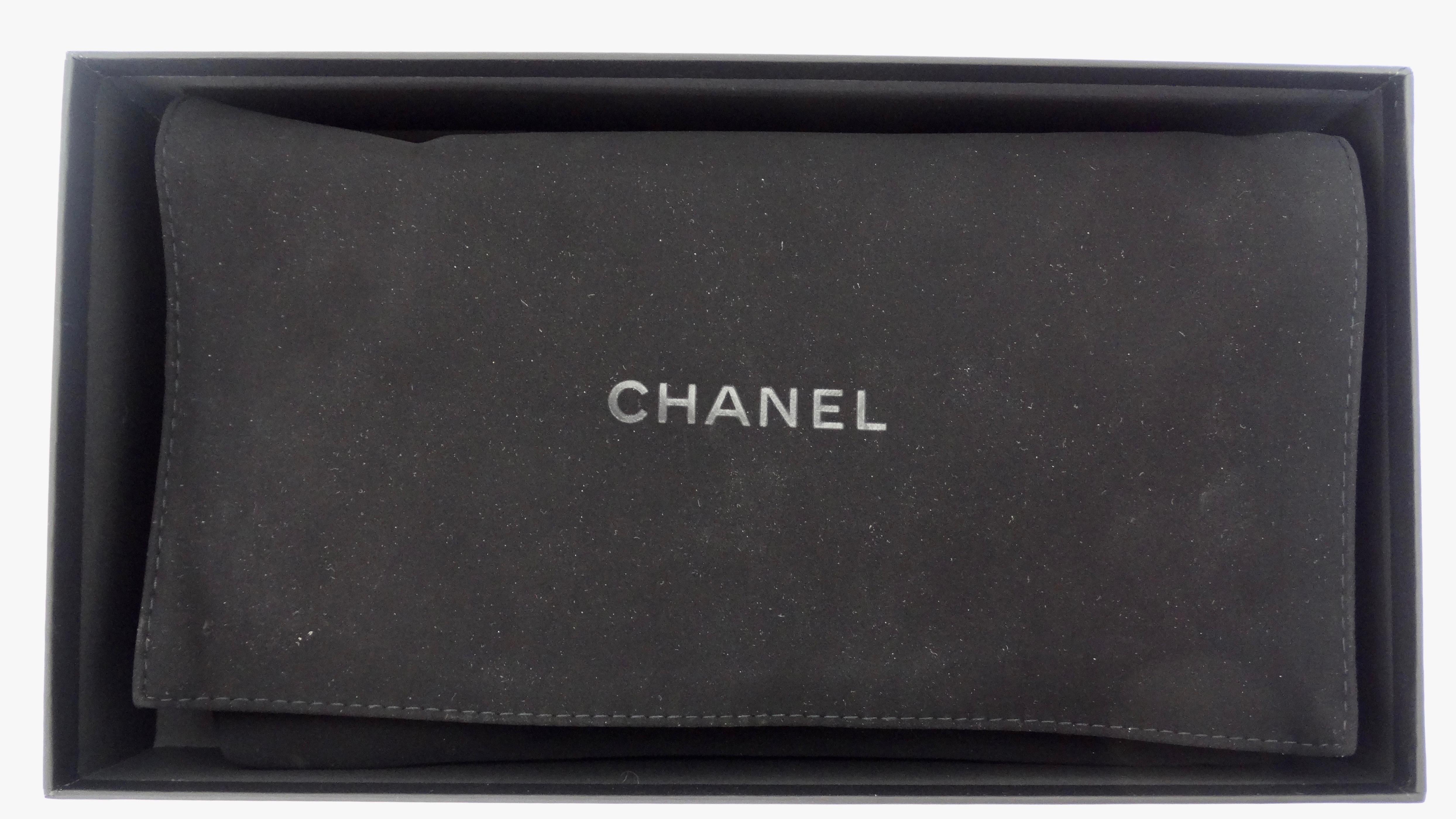 Chanel 2018 Lipstick Red Gussest Flap Wallet  6