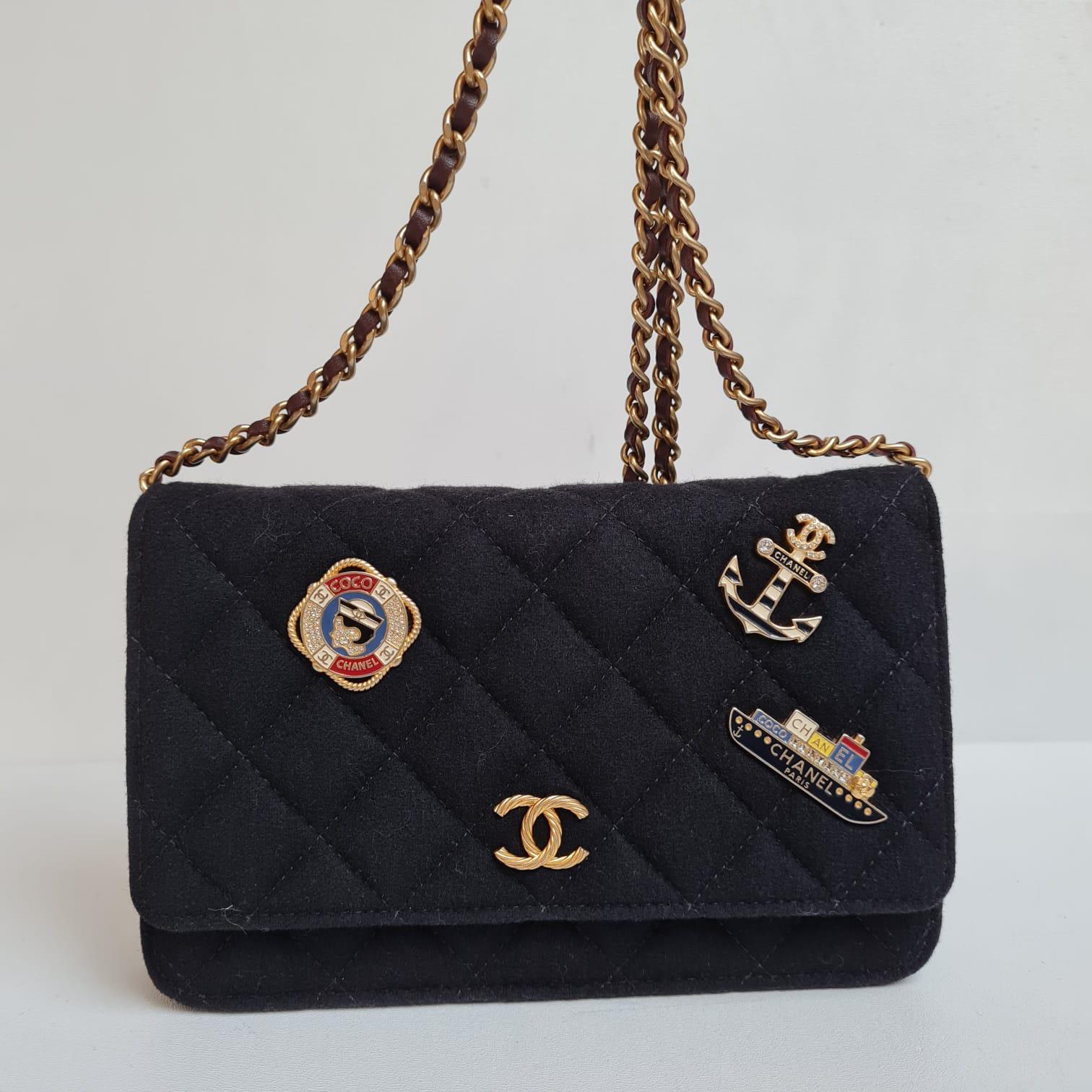 Chanel 2018 Navy Paris-Hamburg Felt Quilted Sailor Charm Wallet on Chain For Sale 8