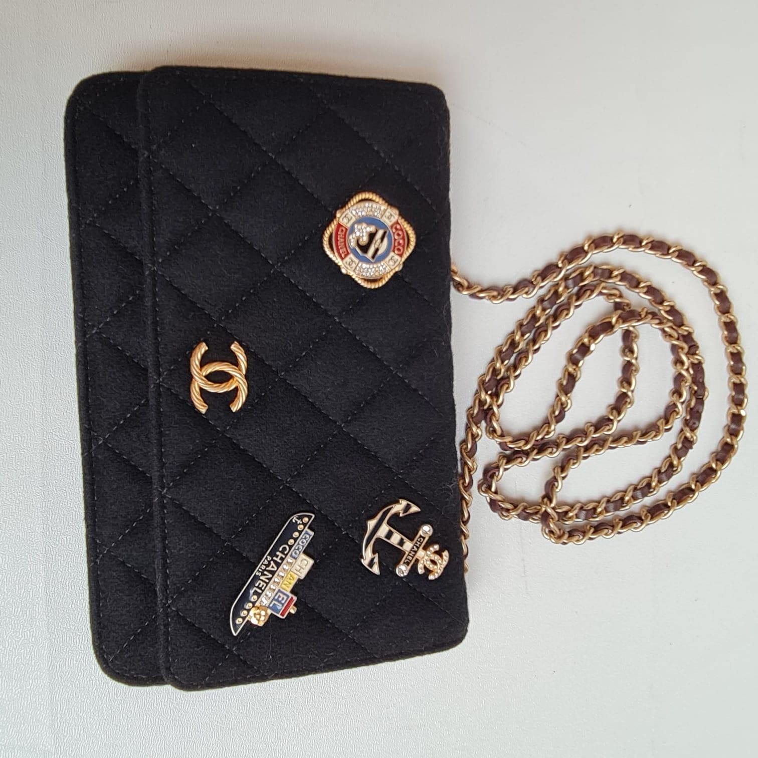 Women's or Men's Chanel 2018 Navy Paris-Hamburg Felt Quilted Sailor Charm Wallet on Chain For Sale