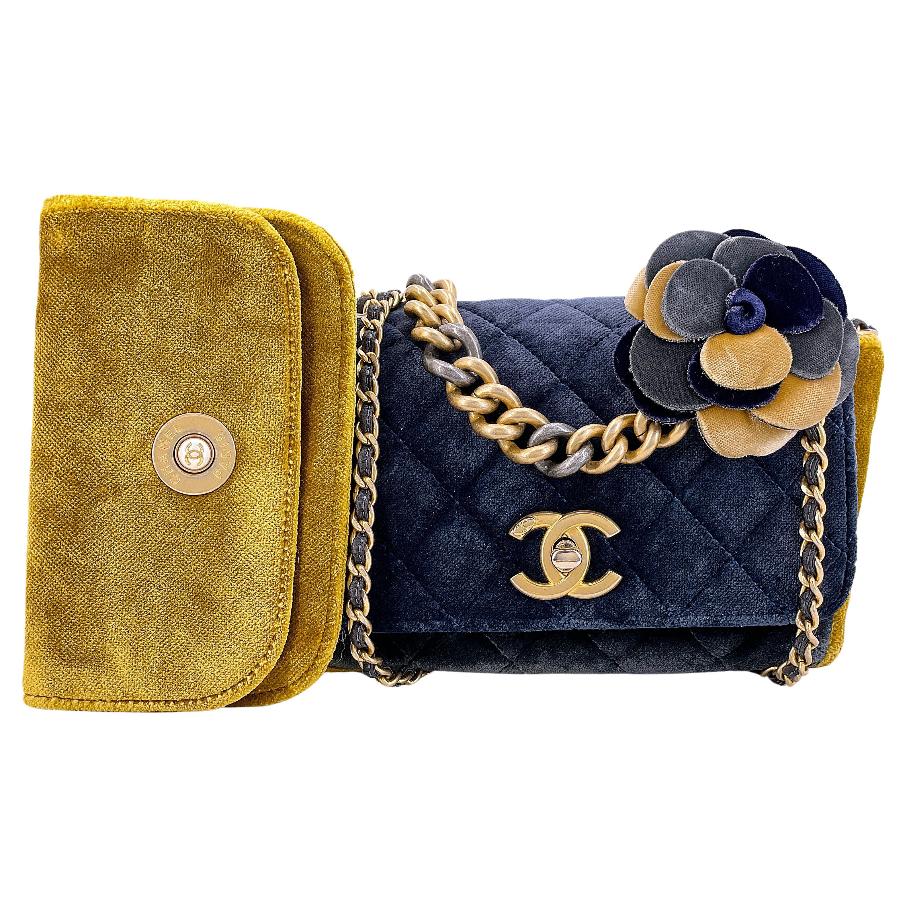 Chanel 2018 Paris-Cosmopolite Métiers d'Art Mini sac à rabat en velours 67942 en vente