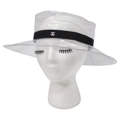 Chanel - Chapeau cloche transparent en vinyle PVC, 2018