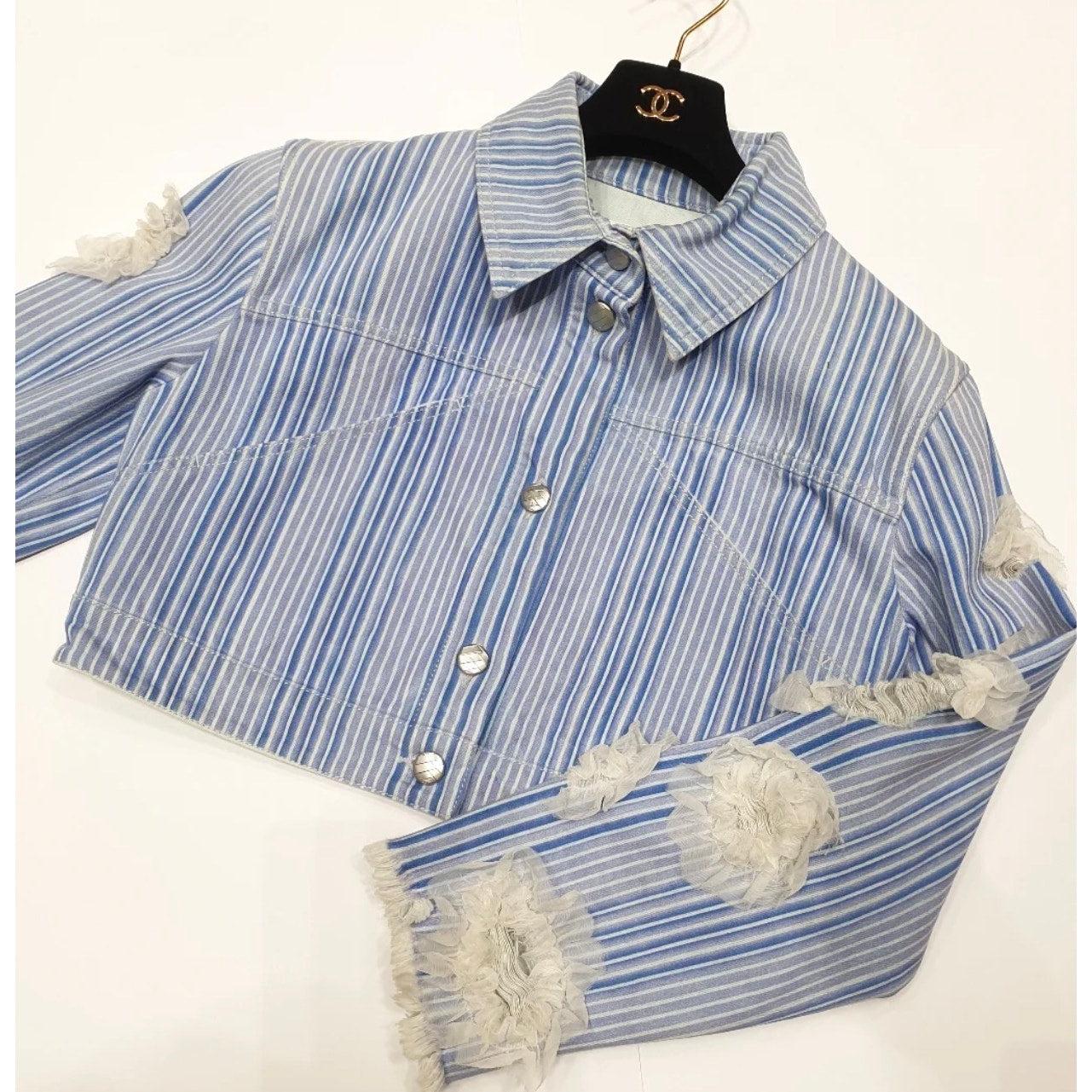 Chanel 2018 Gestreifte Jeansjacke, Größe 46 Damen im Angebot