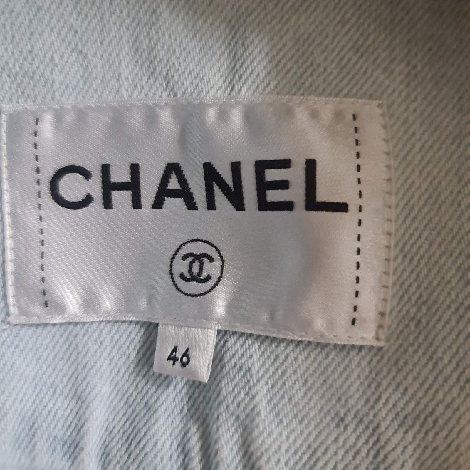 Chanel 2018 Gestreifte Jeansjacke, Größe 46 im Angebot 3
