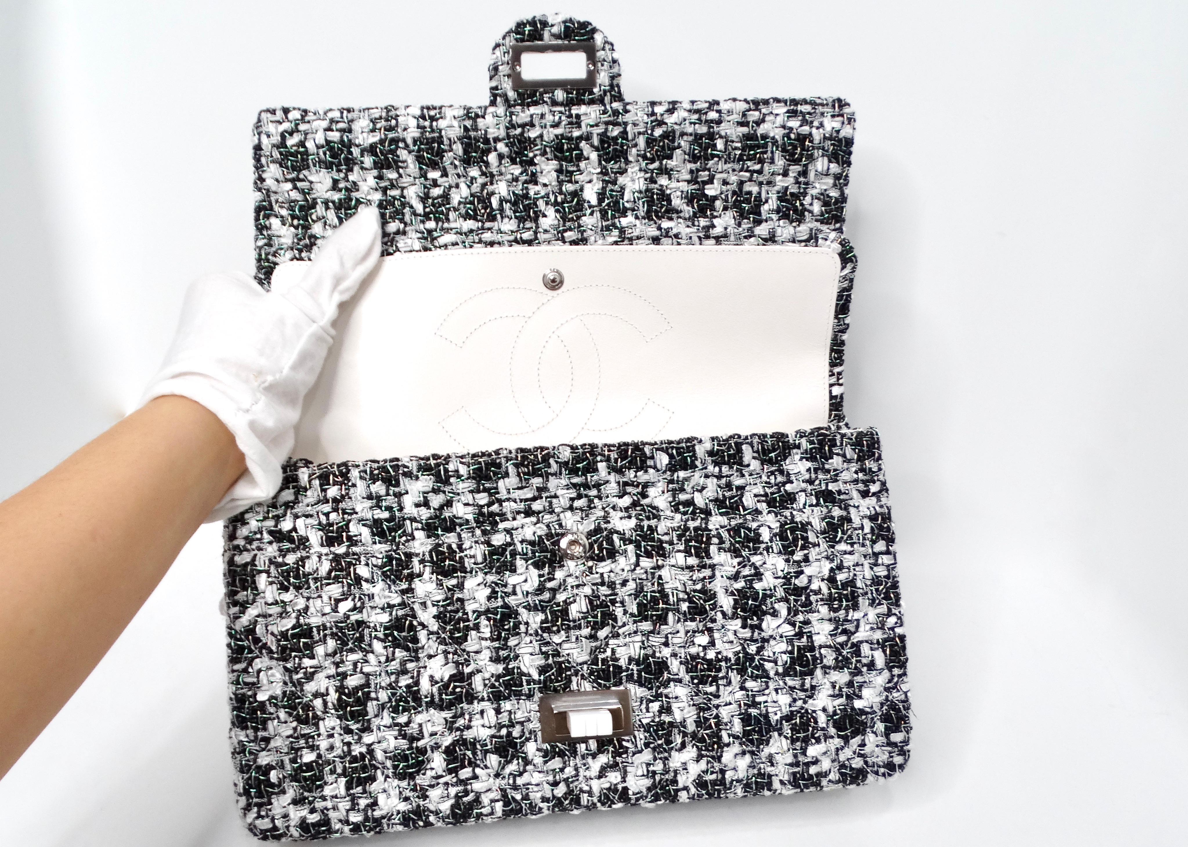 Chanel 2019 2.55 Black & White Tweed Iridescent 226 Reissue Double-Flap Bag For Sale 7