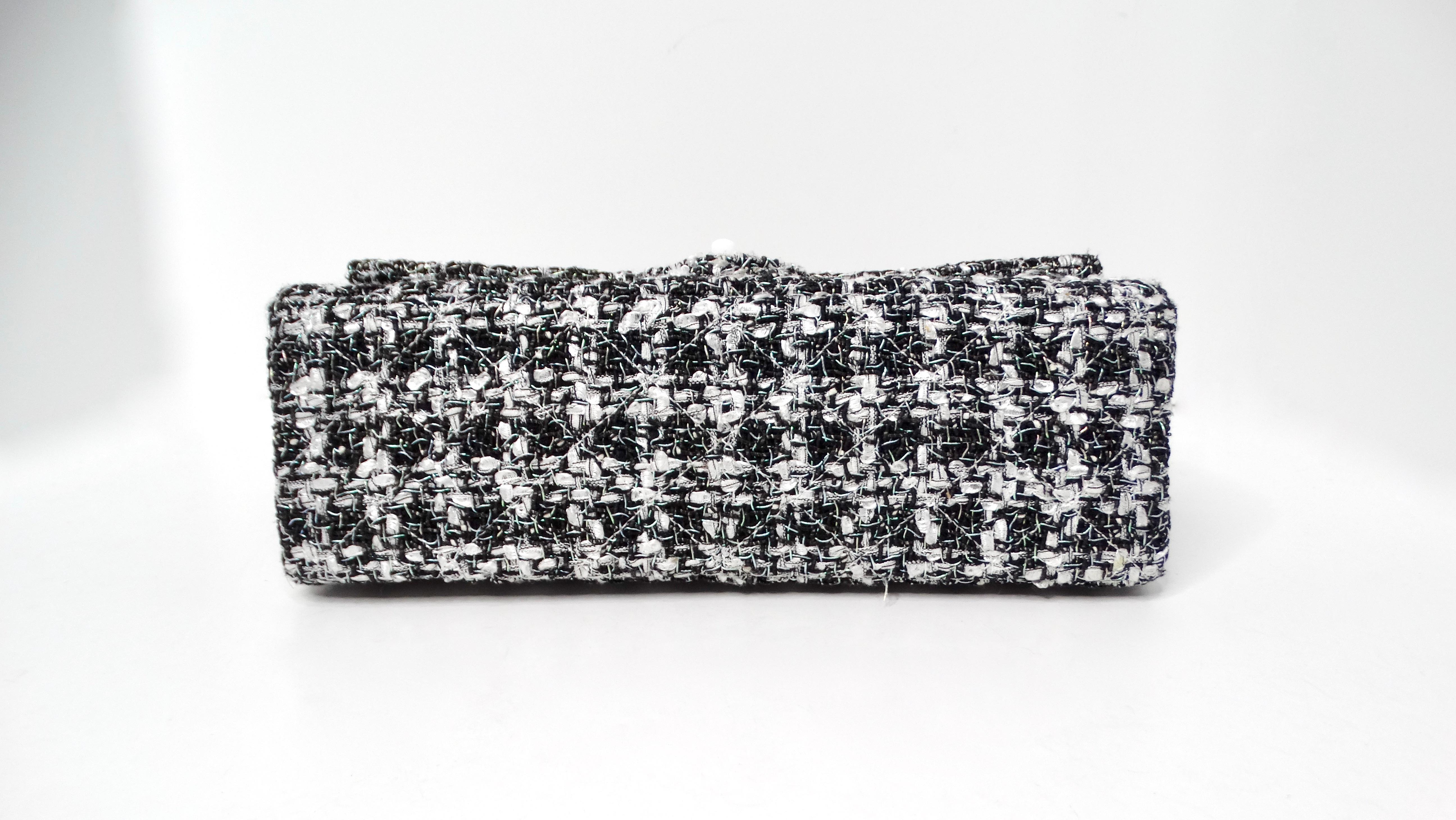 Chanel 2019 2.55 Black & White Tweed Iridescent 226 Reissue Double-Flap Bag For Sale 3