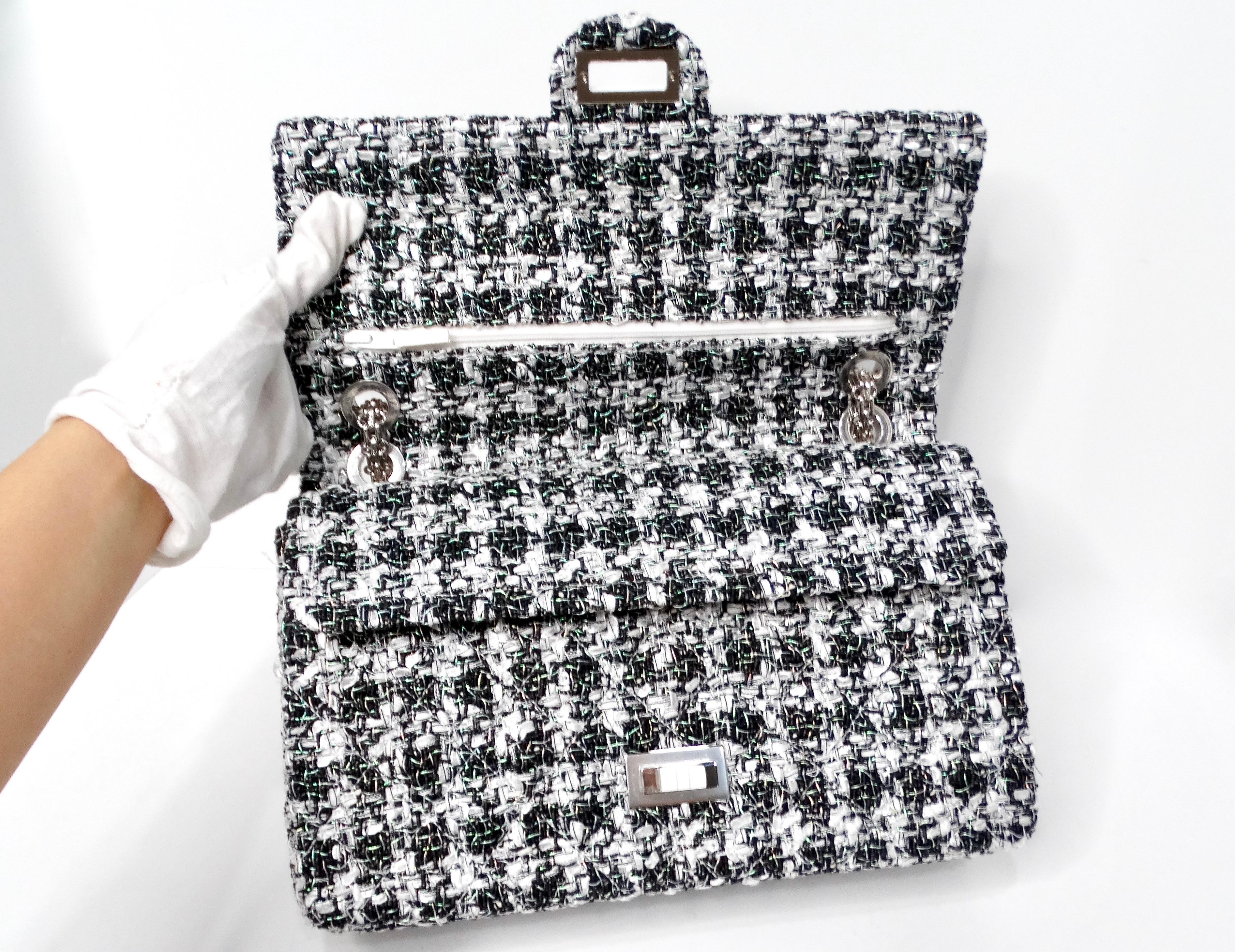 Chanel 2019 2.55 Black & White Tweed Iridescent 226 Reissue Double-Flap Bag For Sale 5