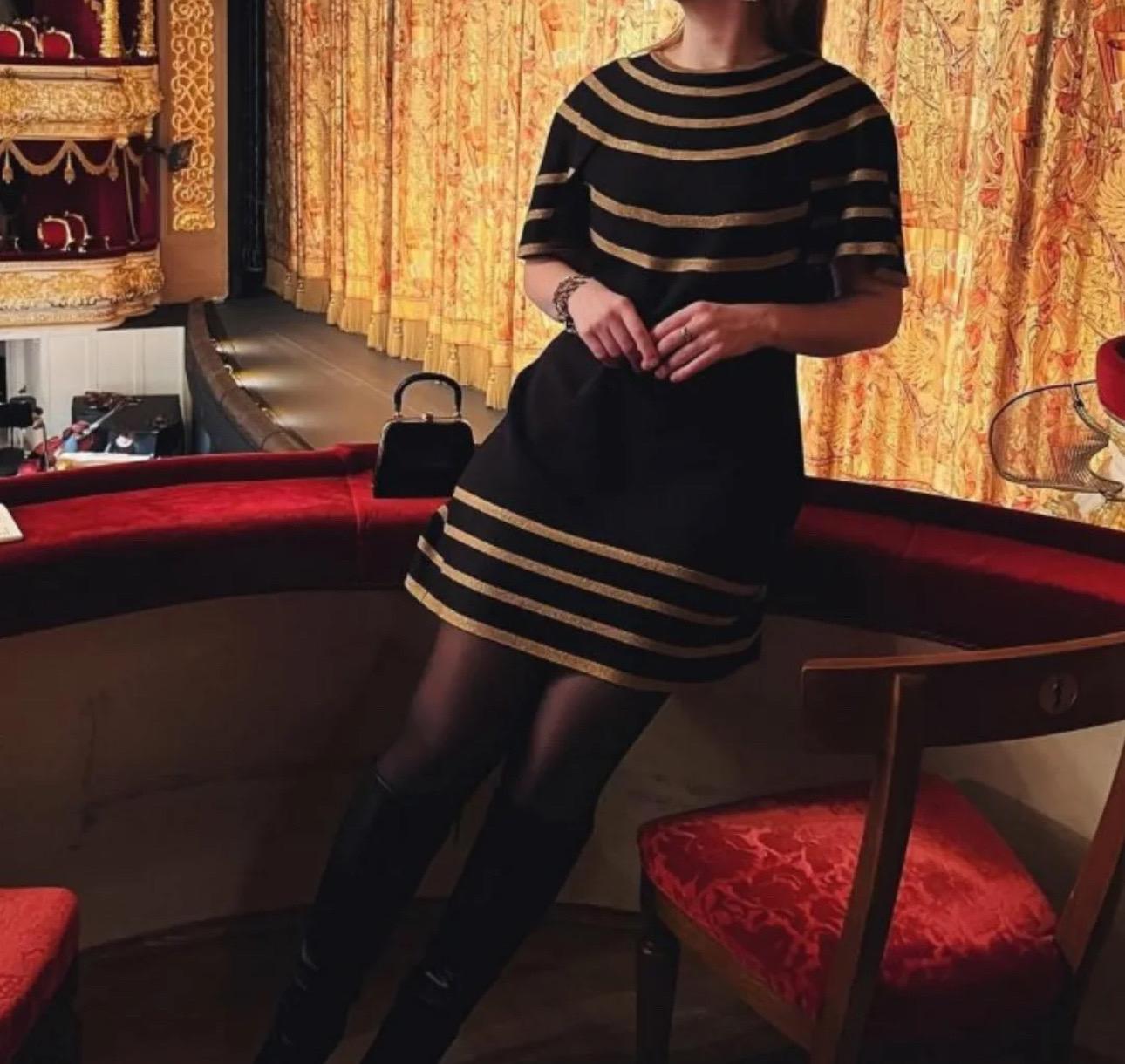Chanel 2019 Schwarz Gold Streifen Kleid Sz.40 im Angebot 9