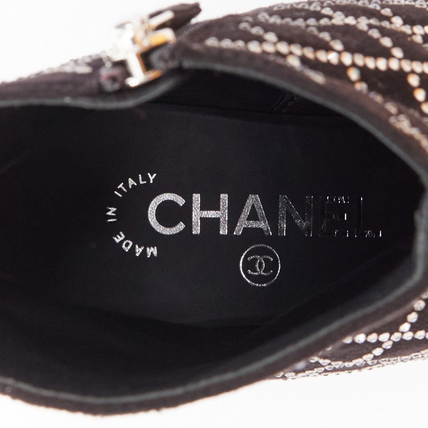 Chanel 2019 noir kid suede silver crystal CC logo acrylic heel boots EU37 en vente 4