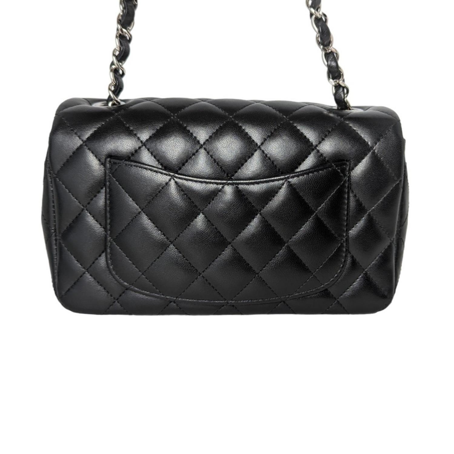 Chanel 2019 Mini solapa rectangular acolchada de piel de cordero negra Negro