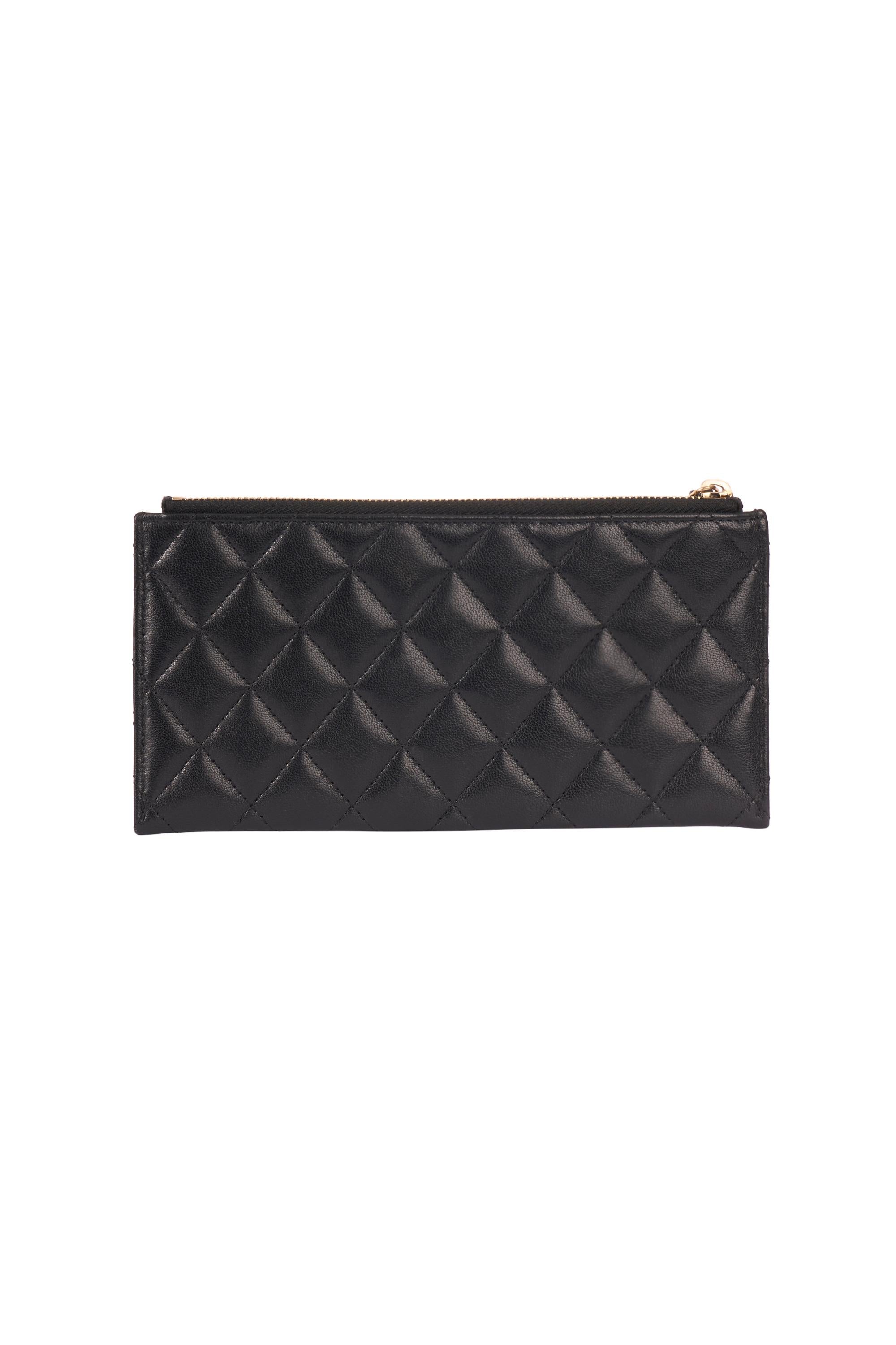 Chanel 2019 Black Leather Large Flap Quilted Card Holder For Sale 1