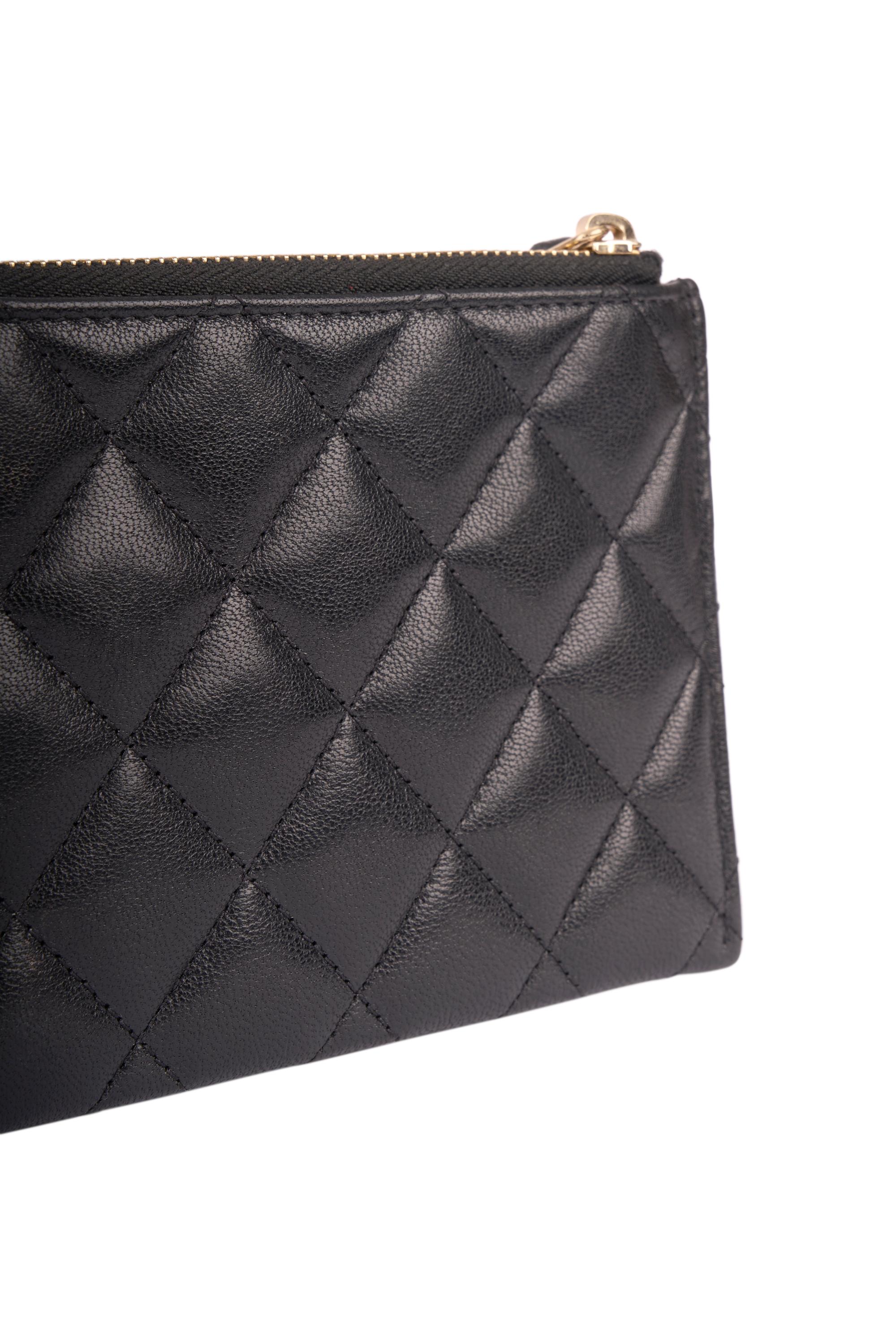 Chanel 2019 Black Leather Large Flap Quilted Card Holder For Sale 2