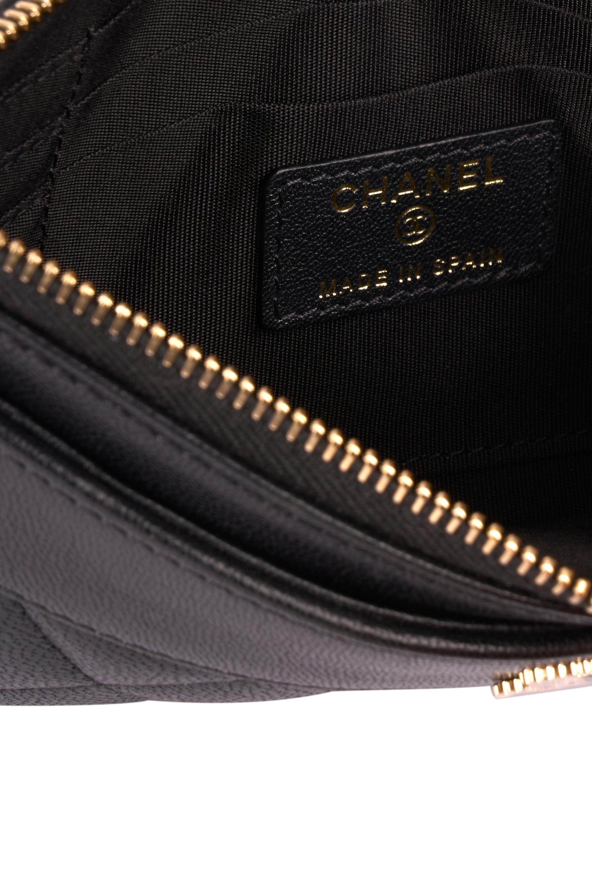Chanel 2019 Black Leather Large Flap Quilted Card Holder For Sale 4